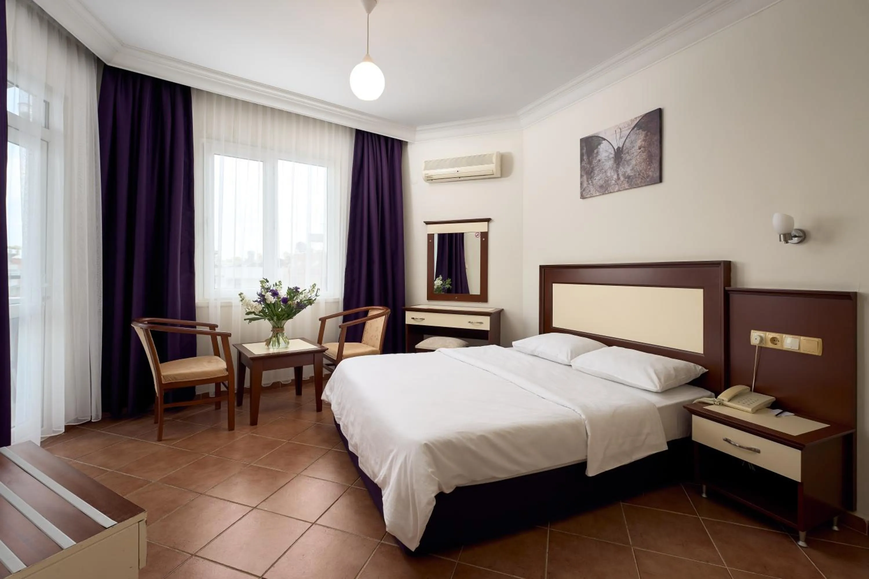 Bedroom, Bed in Kaila City Hotel