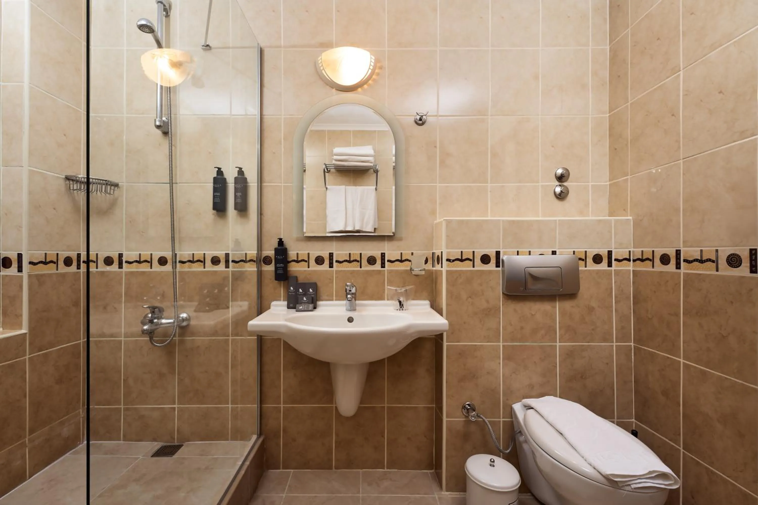 Shower in Kaila City Hotel