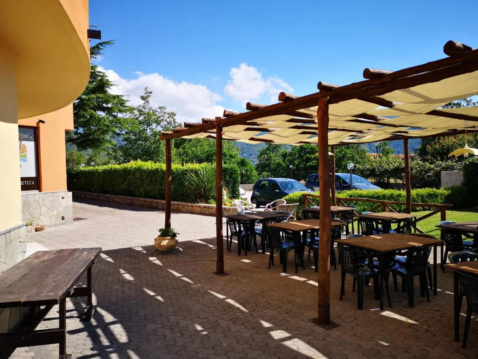 Restaurant/places to eat in La Cascina Camere