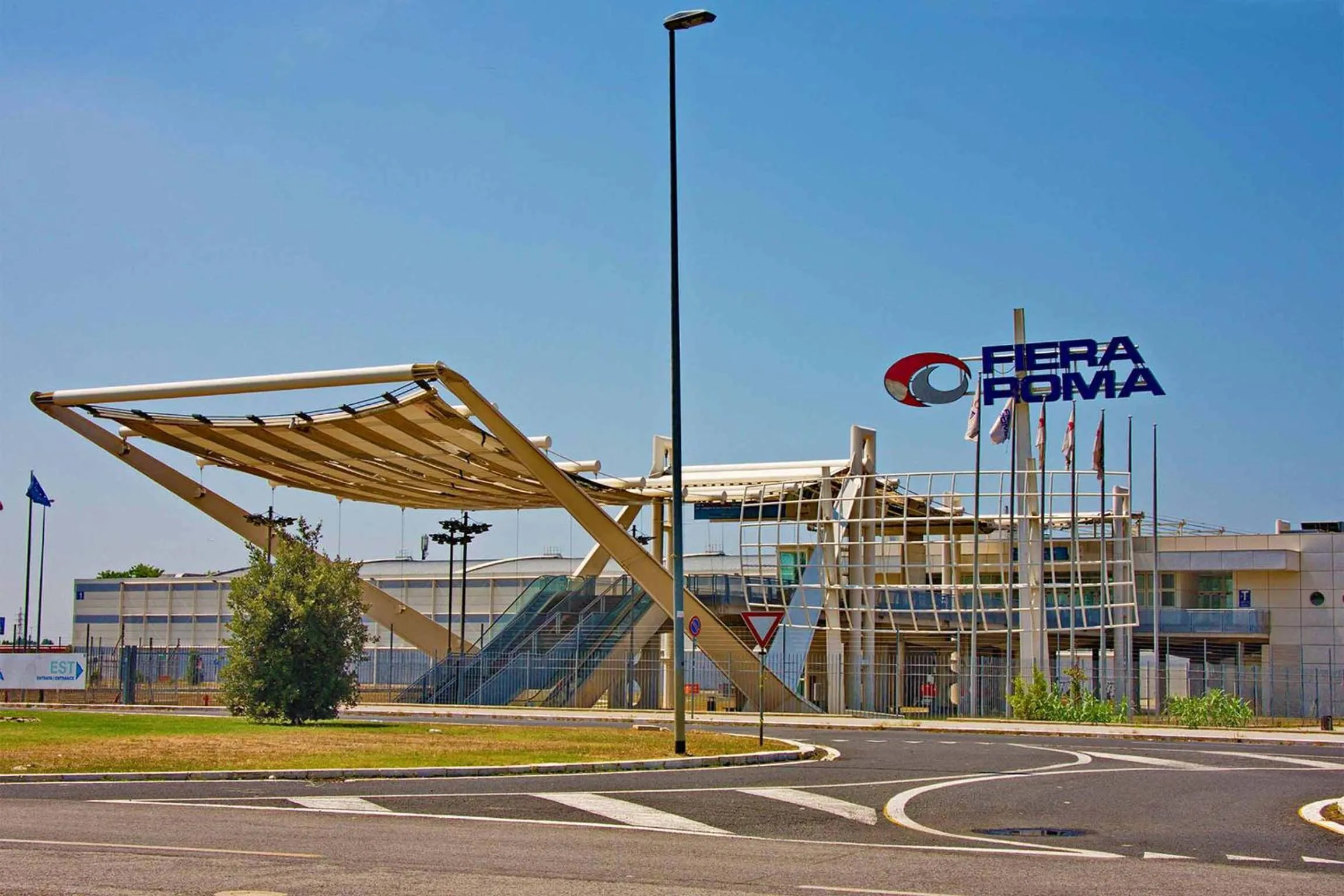 Area and facilities in La Fiera GuestHouse