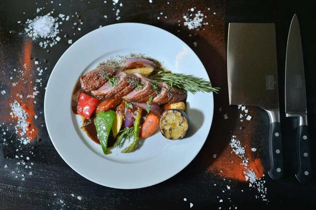 Restaurant/places to eat in Hotell Amigo