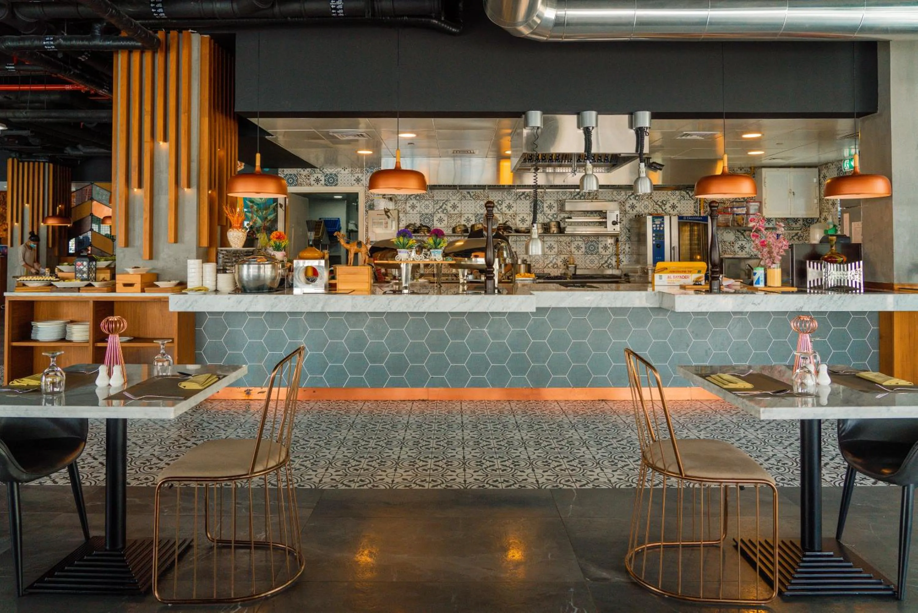 Restaurant/places to eat in C Central Hotel and Resort The Palm