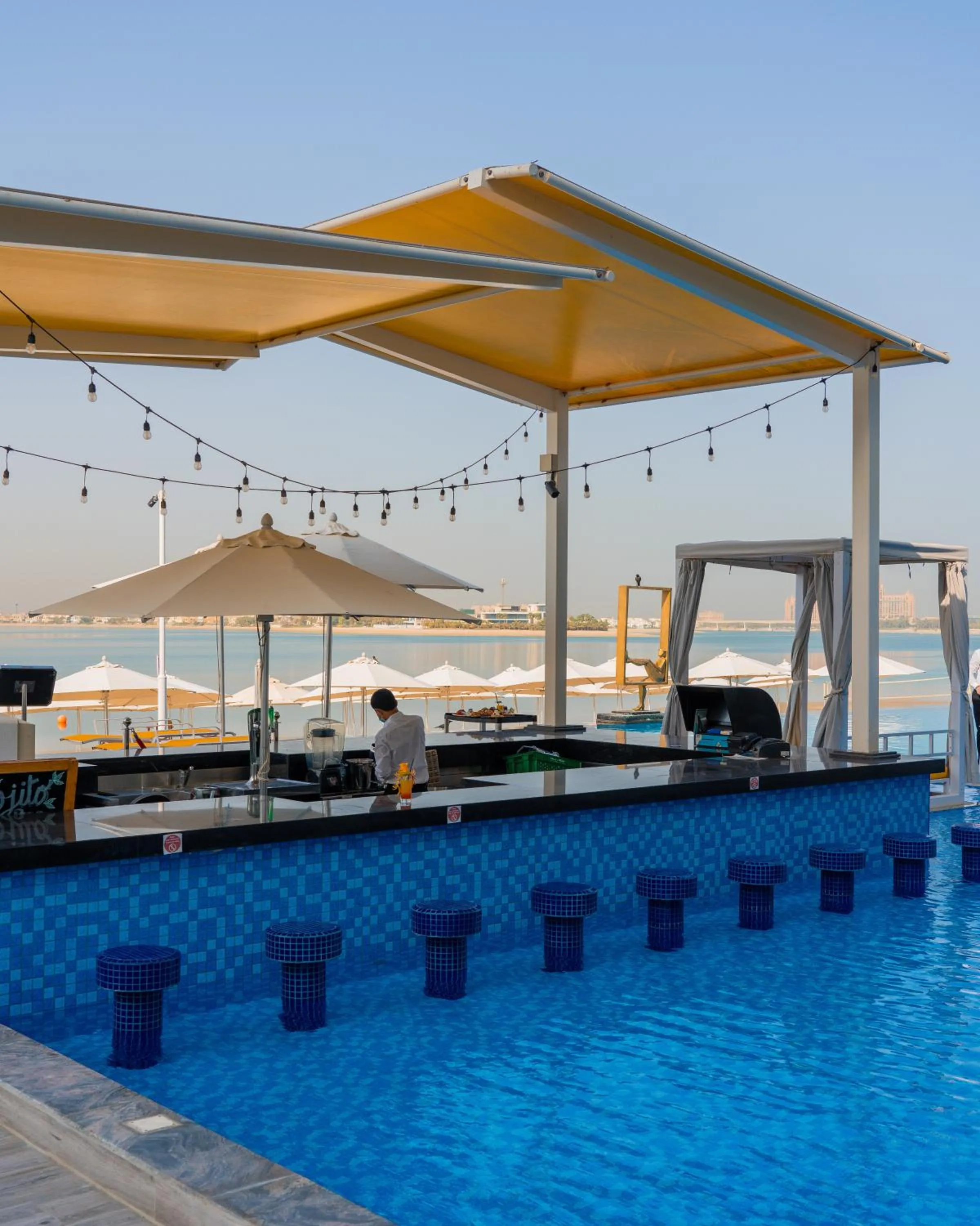 Restaurant/places to eat in C Central Hotel and Resort The Palm