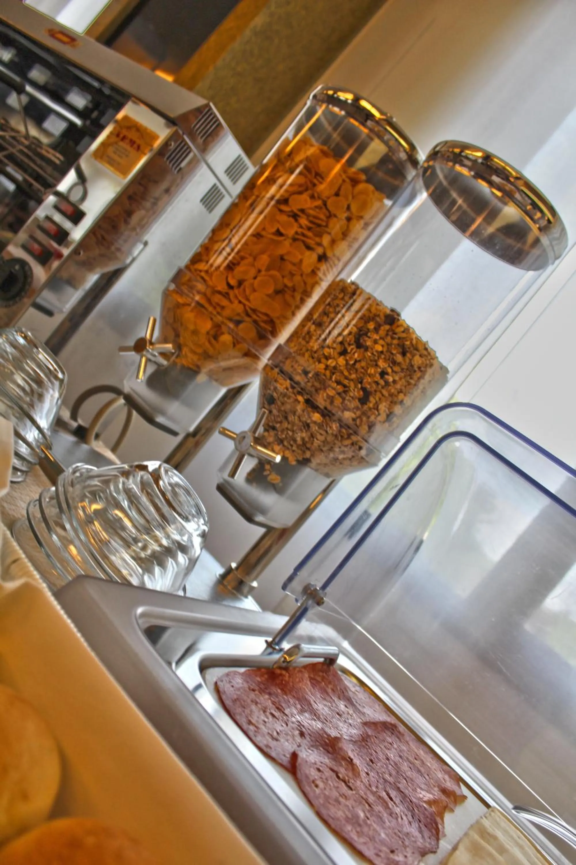 Restaurant/places to eat in Park Hotel