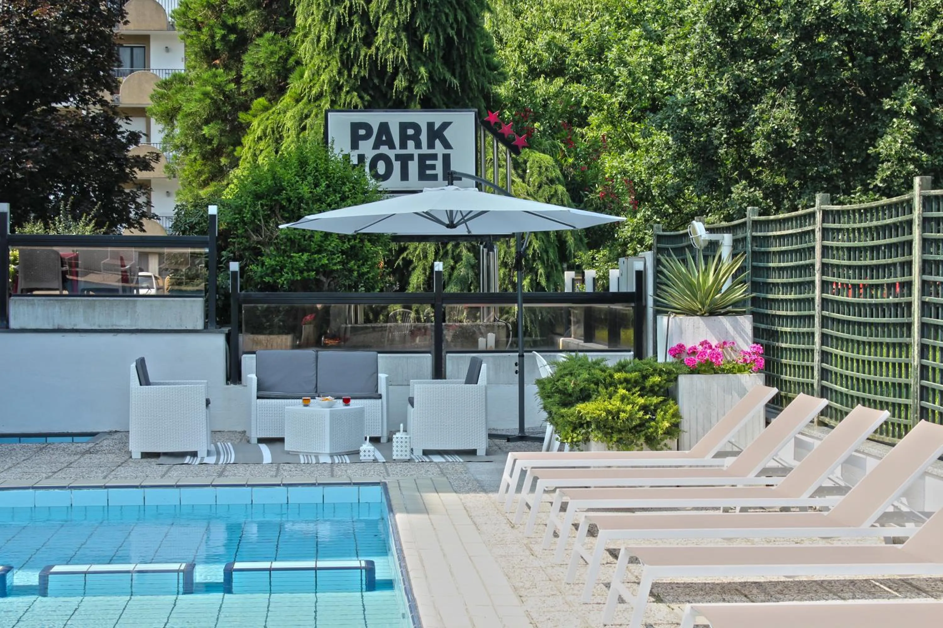 Swimming pool in Park Hotel