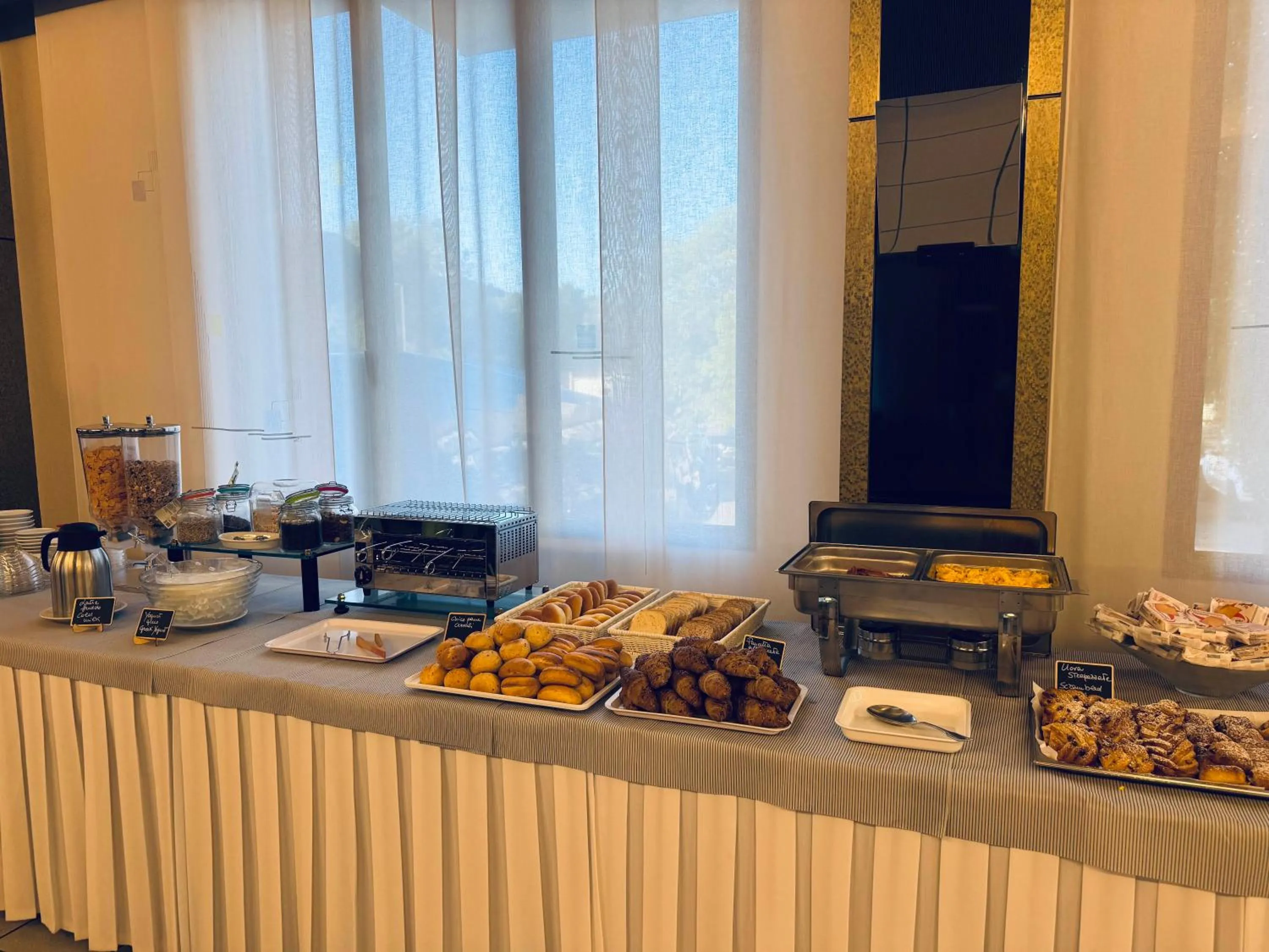 Buffet breakfast in Park Hotel