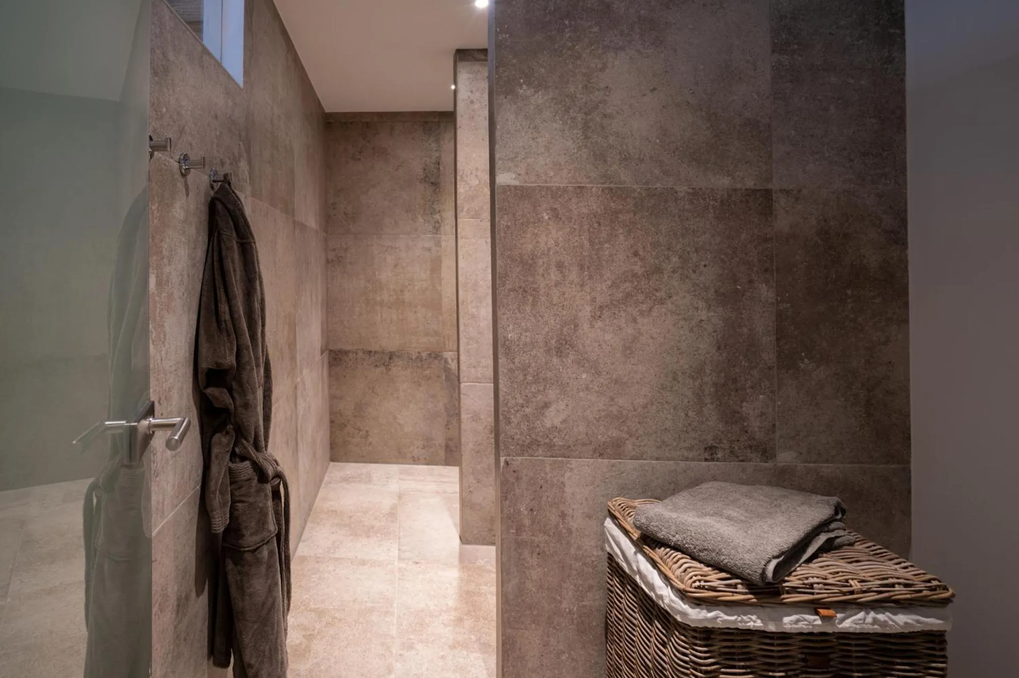 Shower in Antik-Hof Bissee