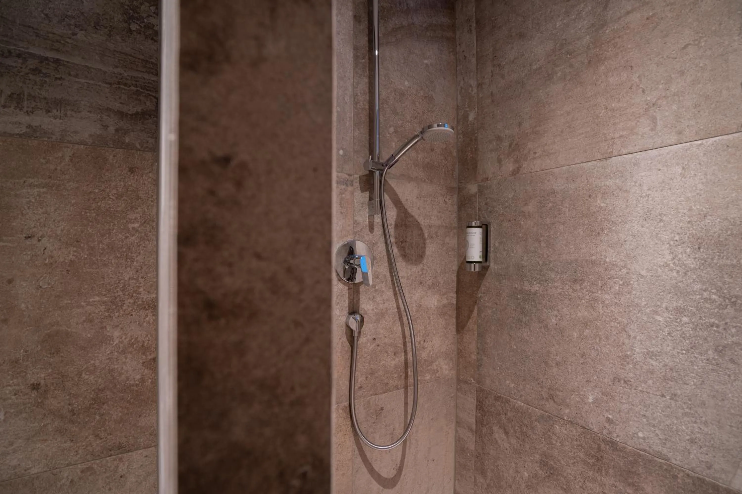 Shower in Antik-Hof Bissee