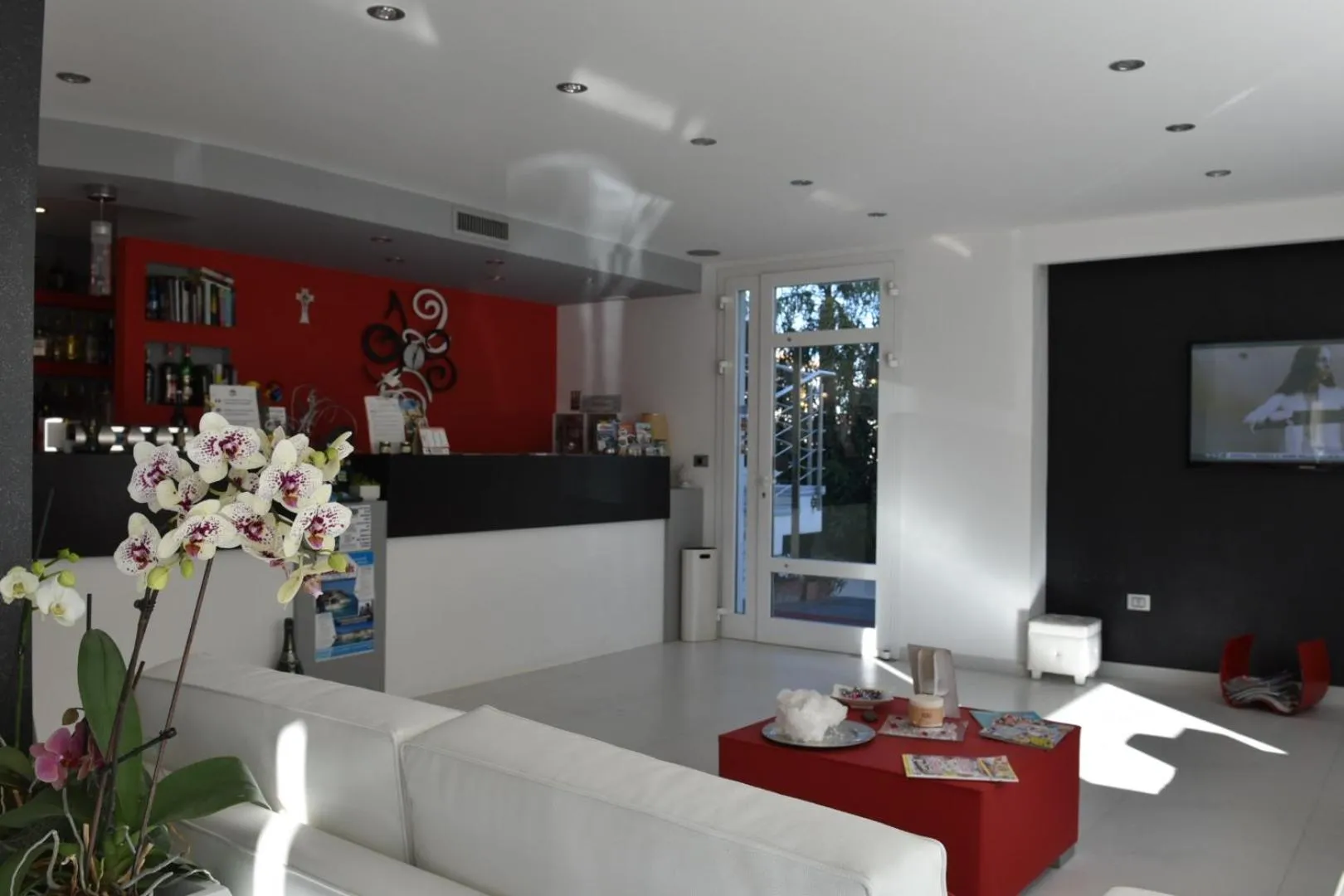 Staff in Hotel Rainbow Resort