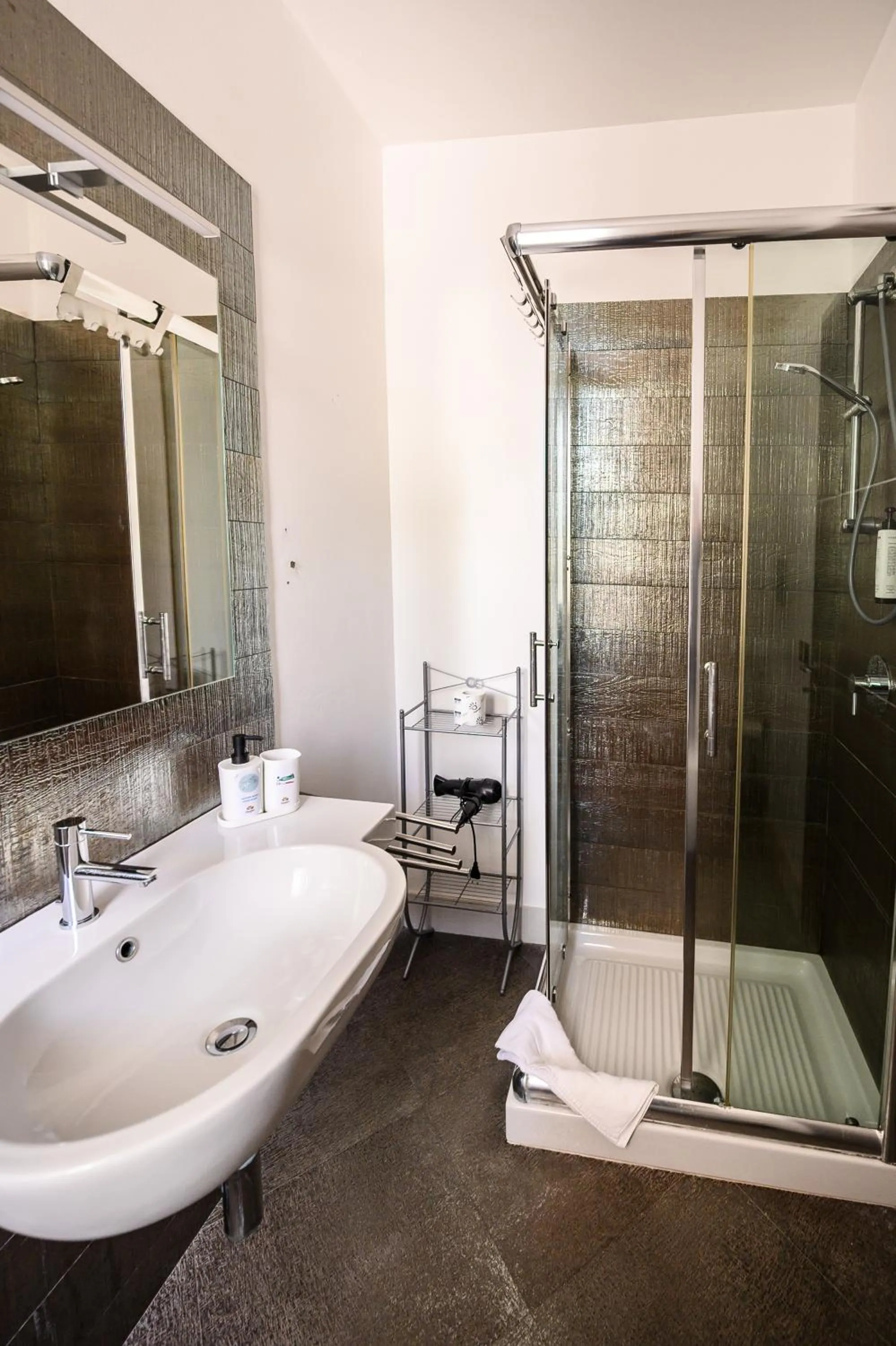 Shower in Hotel Rainbow Resort