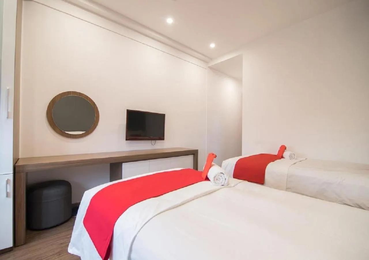 Bed in QUEEN'S Hotel