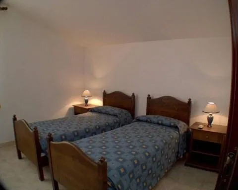 Photo of the whole room, Bed in Residence Gnura Momma