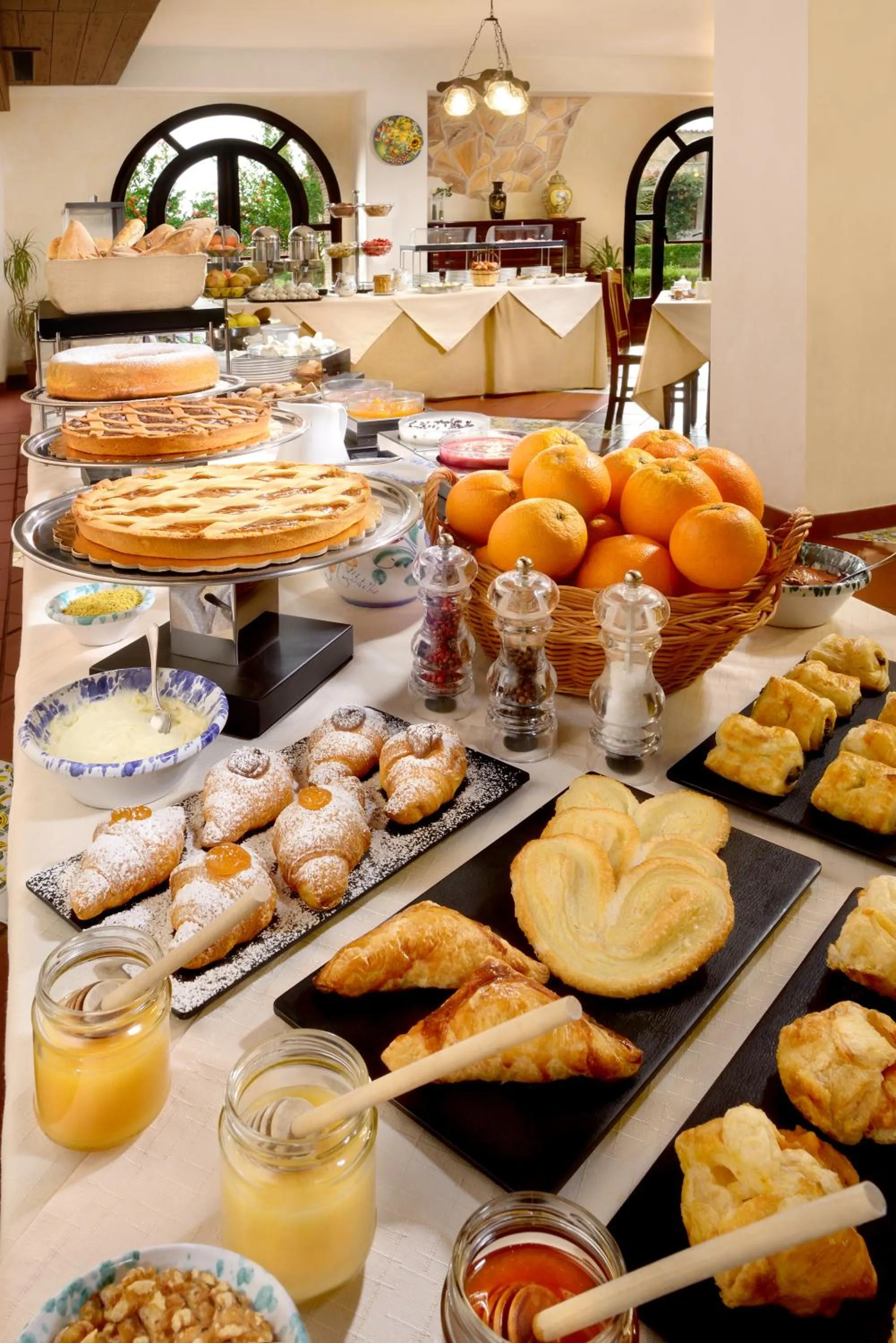 Breakfast in Villa Dafne