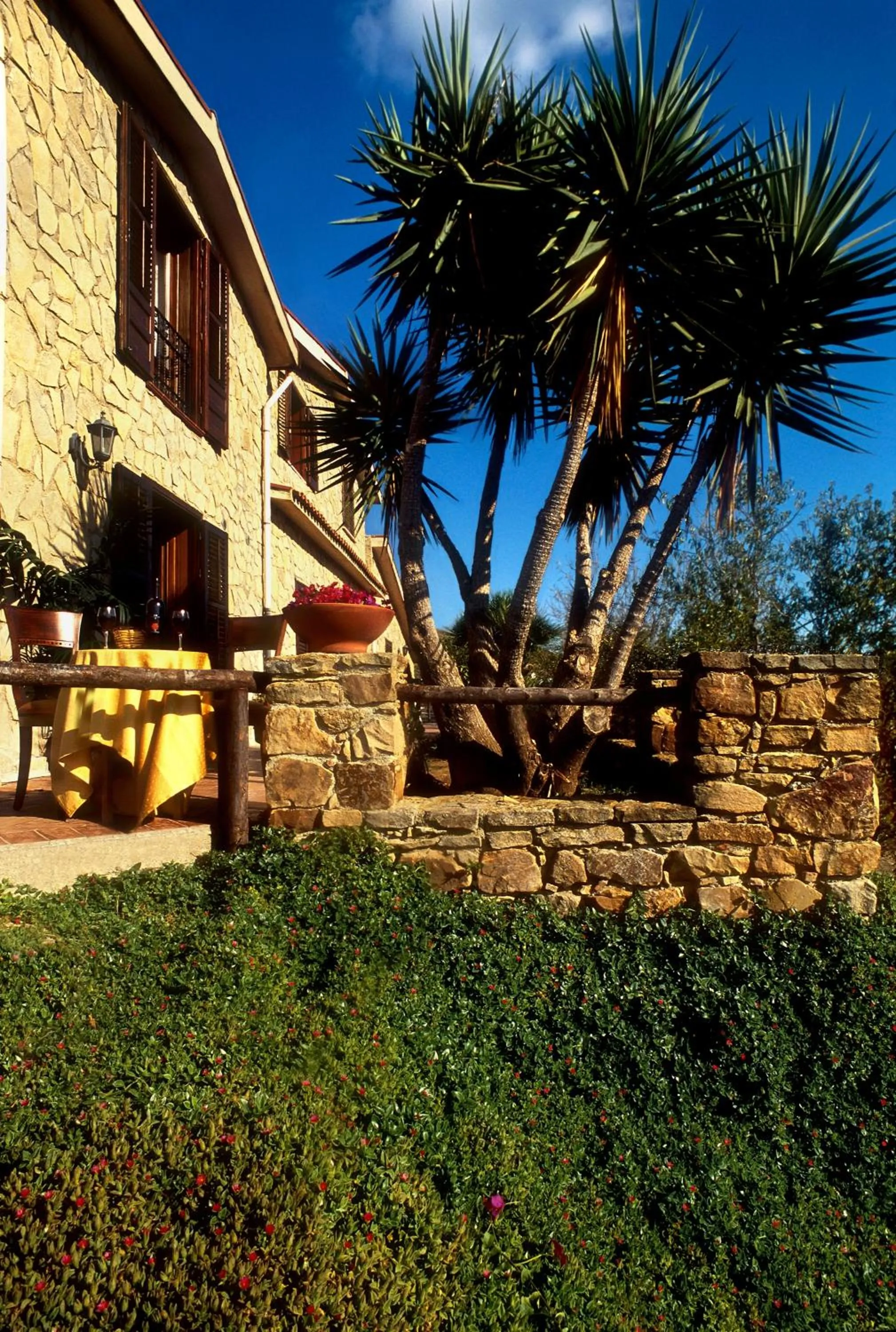 Facade/entrance in Villa Dafne