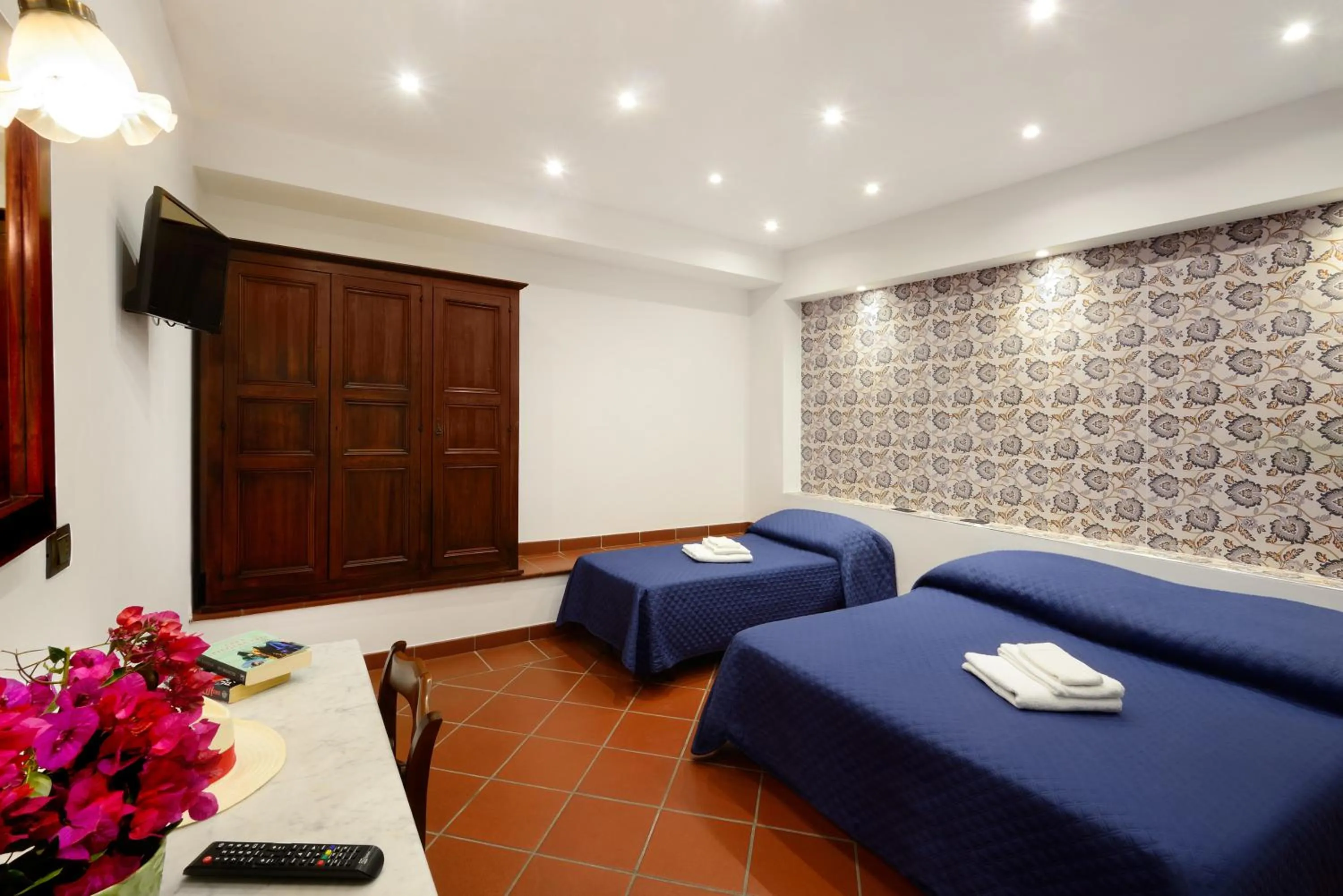 Photo of the whole room, Bed in Villa Dafne