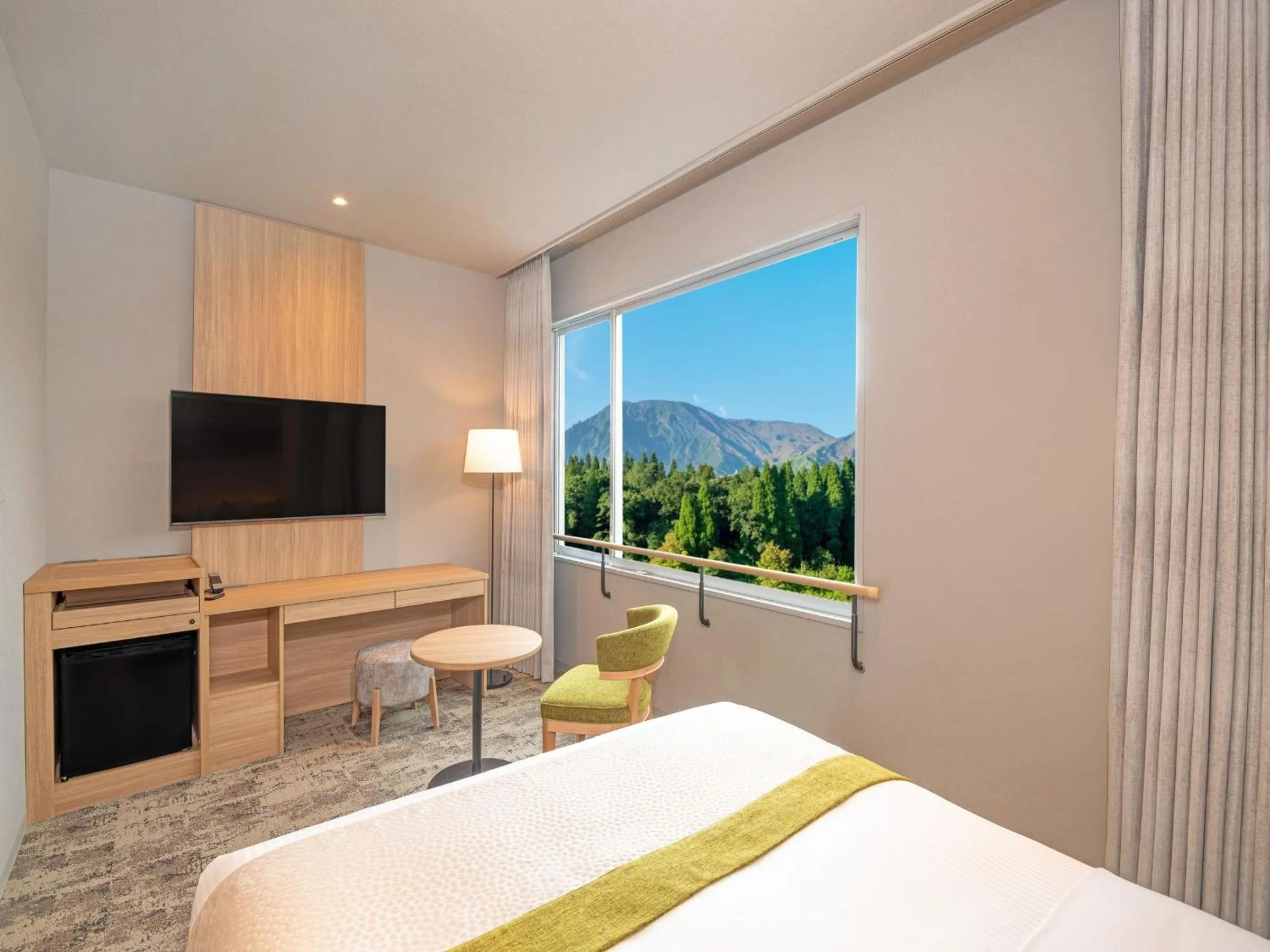 Photo of the whole room, Bed in KAMENOI HOTEL Aso