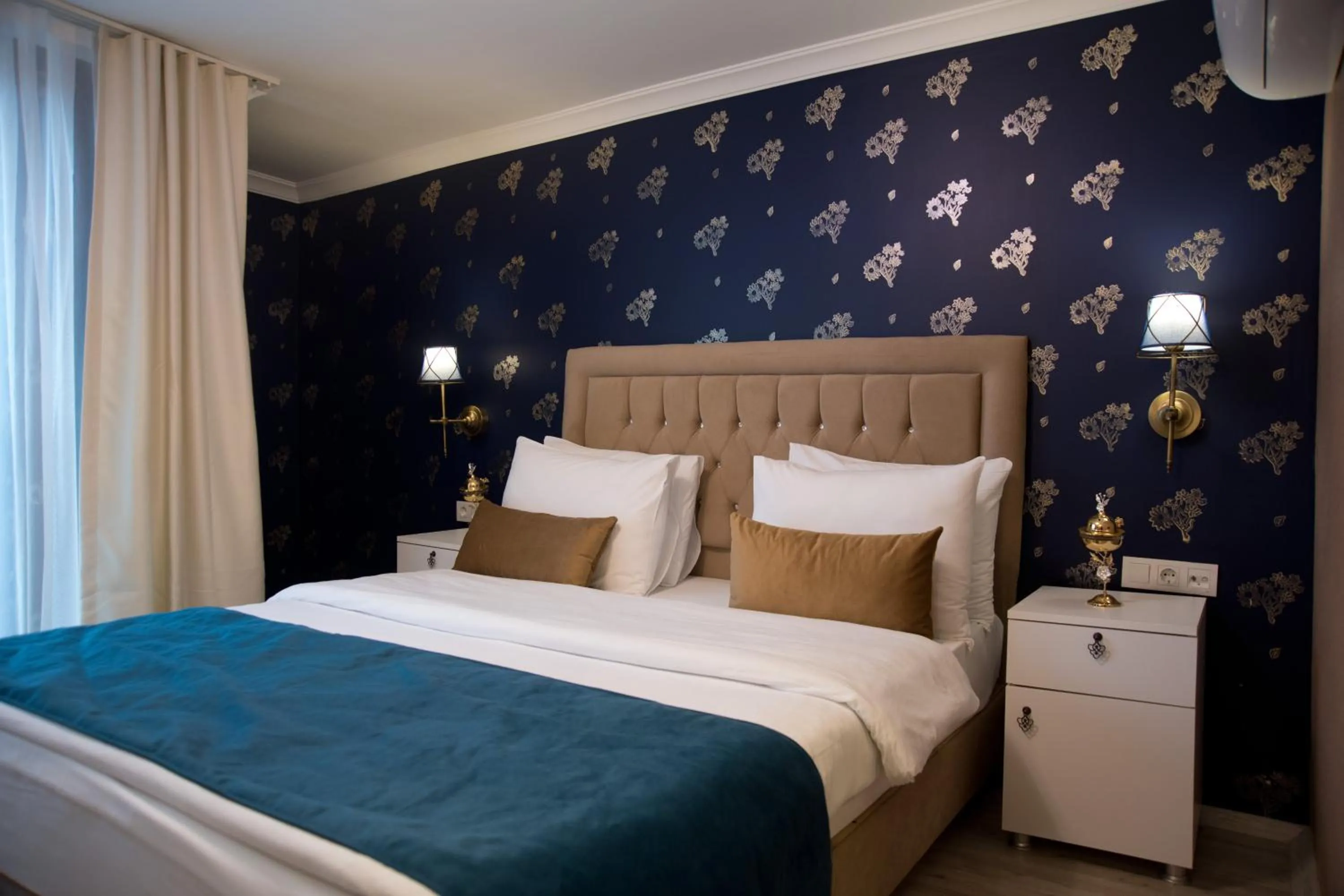 Bed in Hotel Mevlana Bazaar