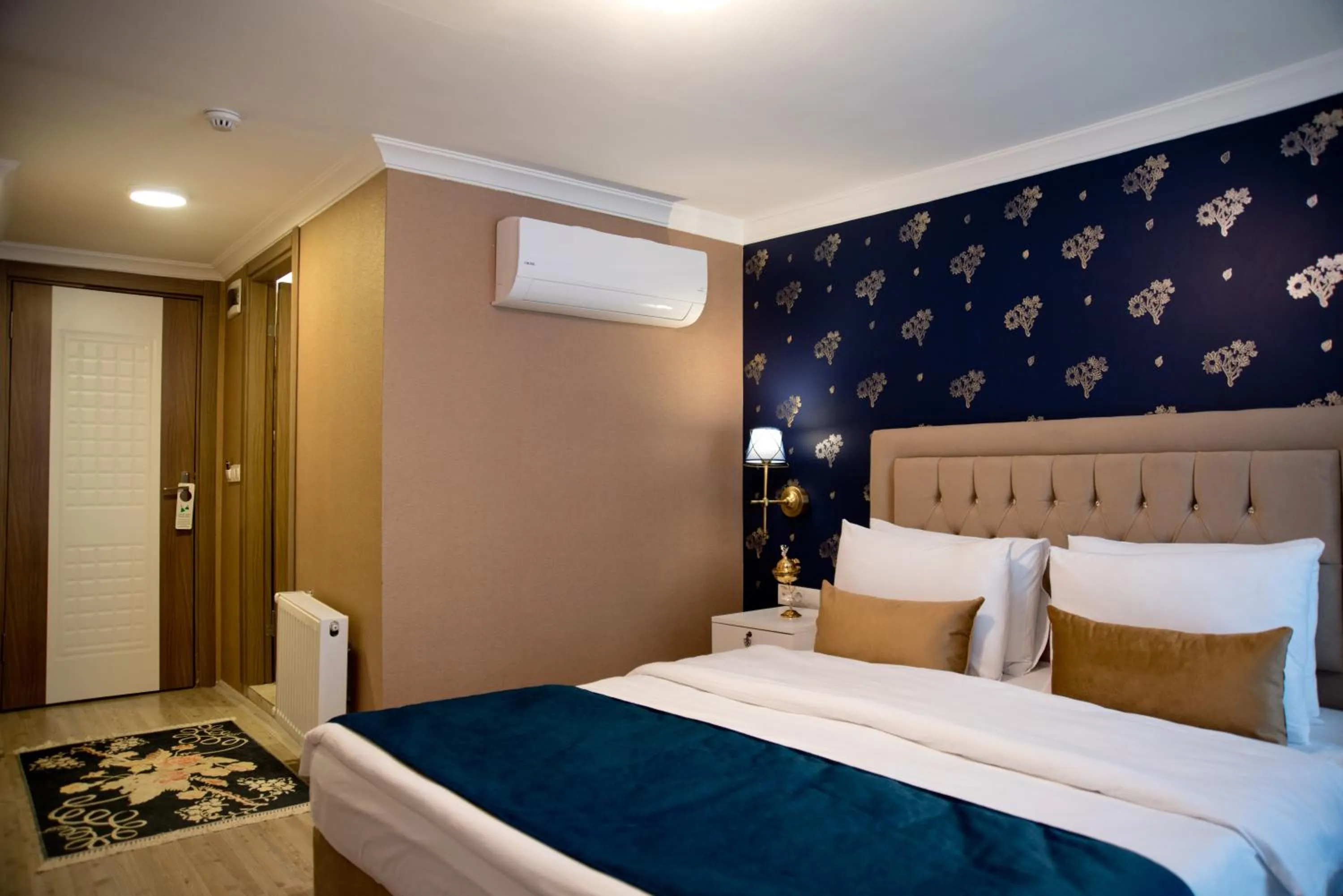 Photo of the whole room in Hotel Mevlana Bazaar