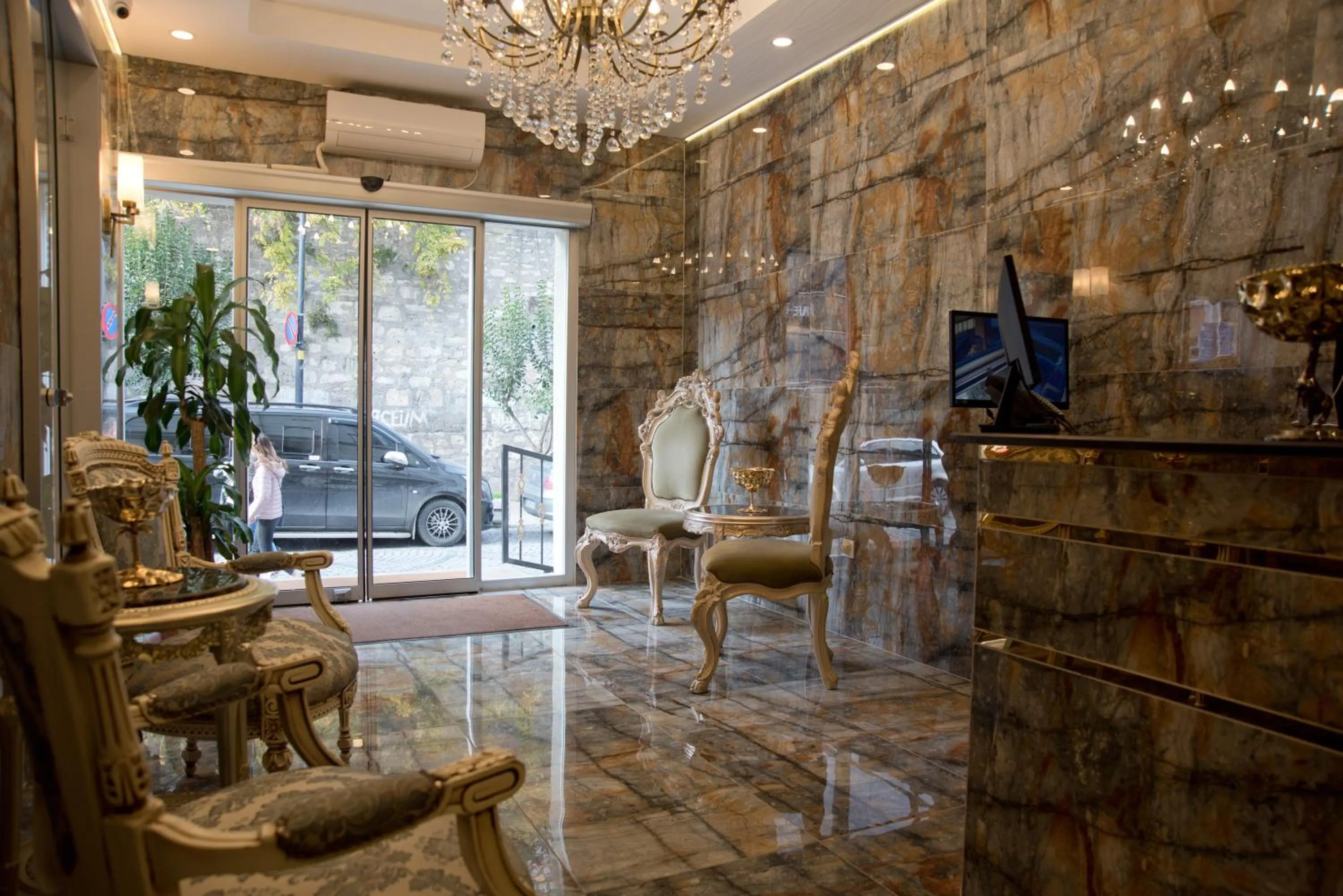 Lobby or reception in Hotel Mevlana Bazaar