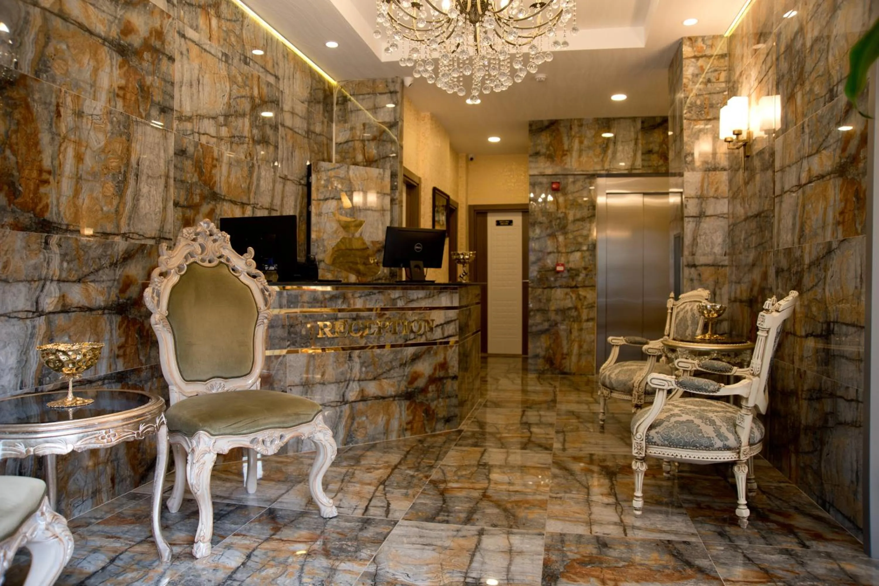 Lobby or reception in Hotel Mevlana Bazaar