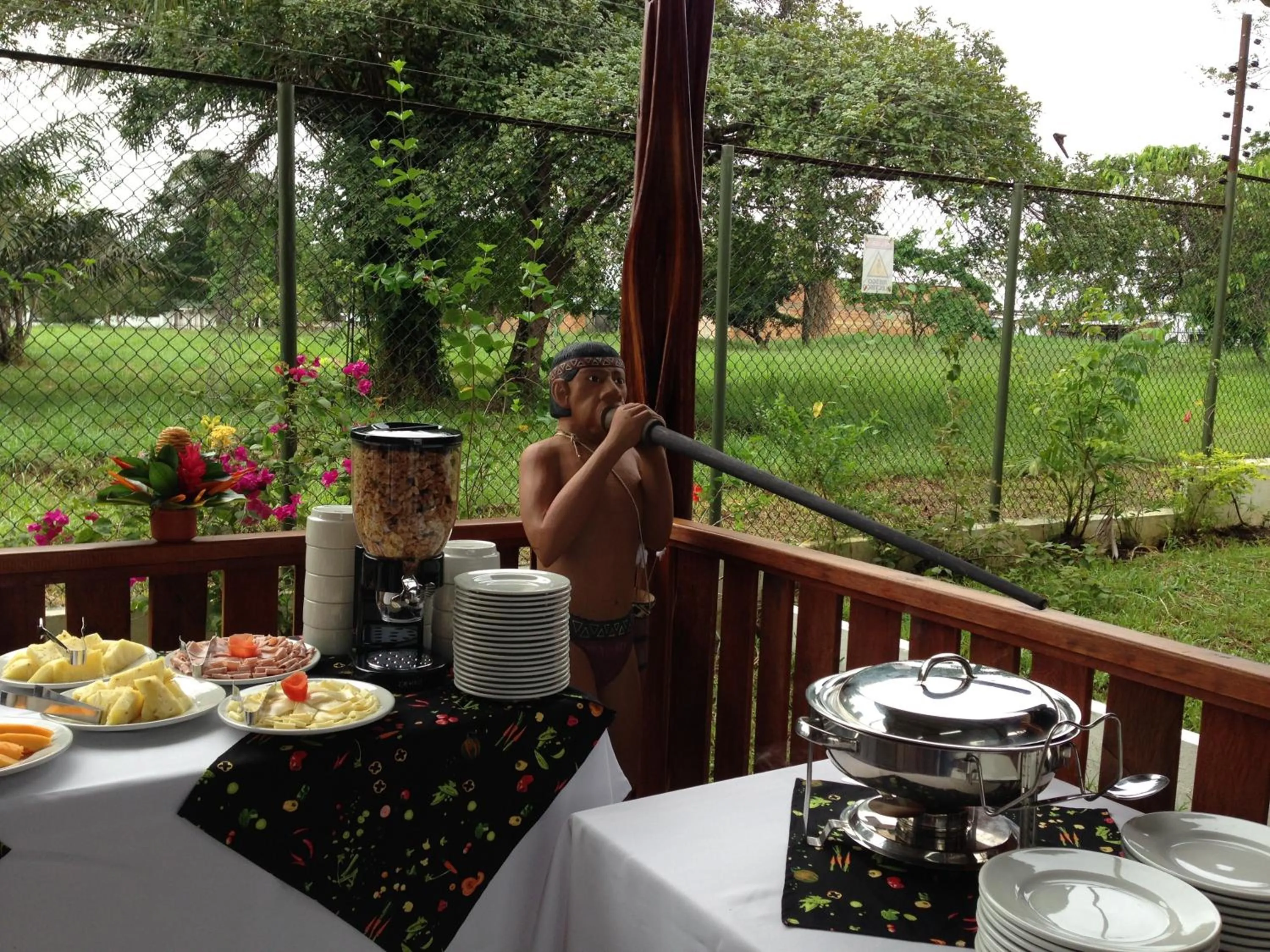 Food in Hotel Utüane