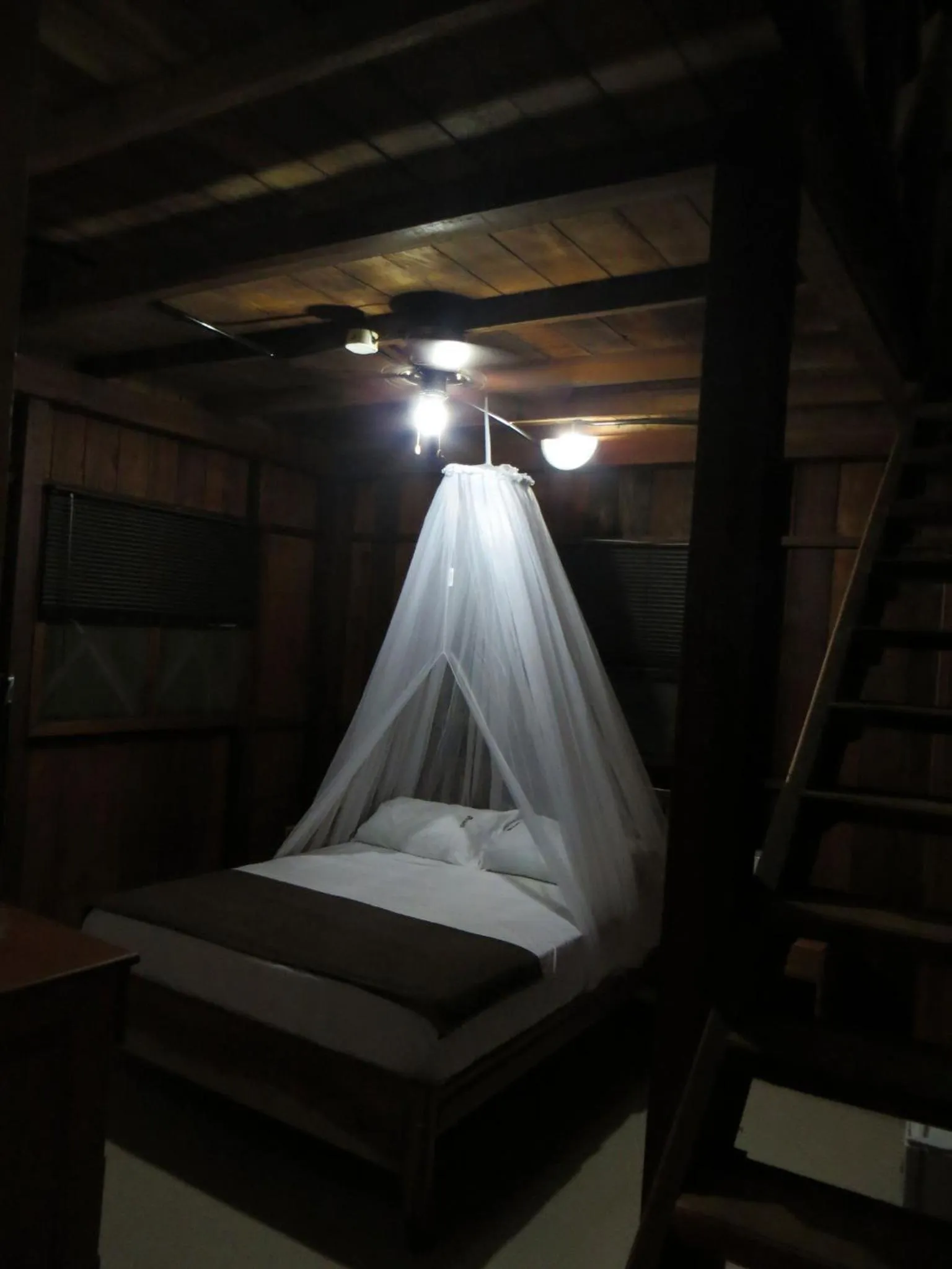 Bedroom, Bed in Hotel Utüane