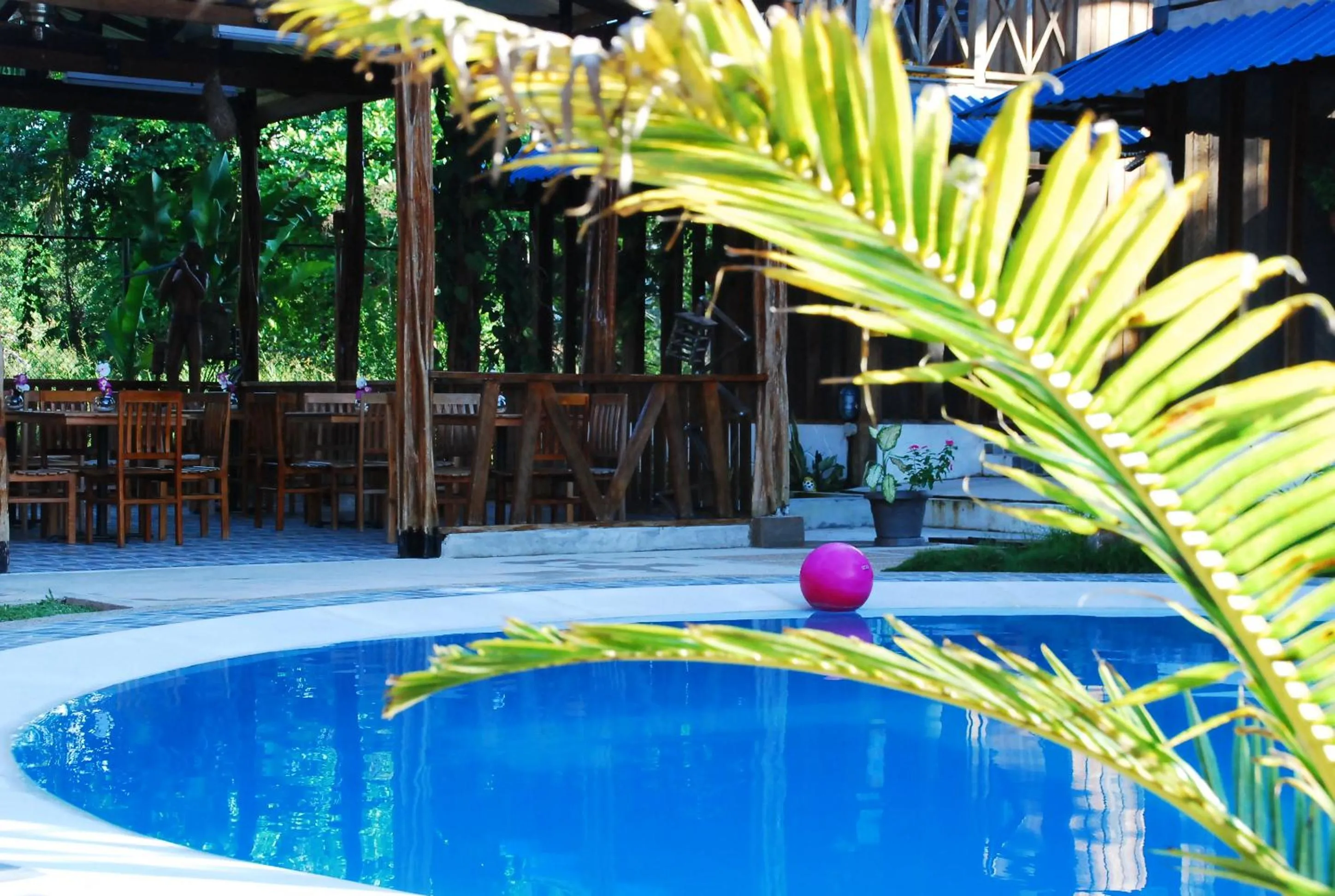 Swimming pool in Hotel Utüane