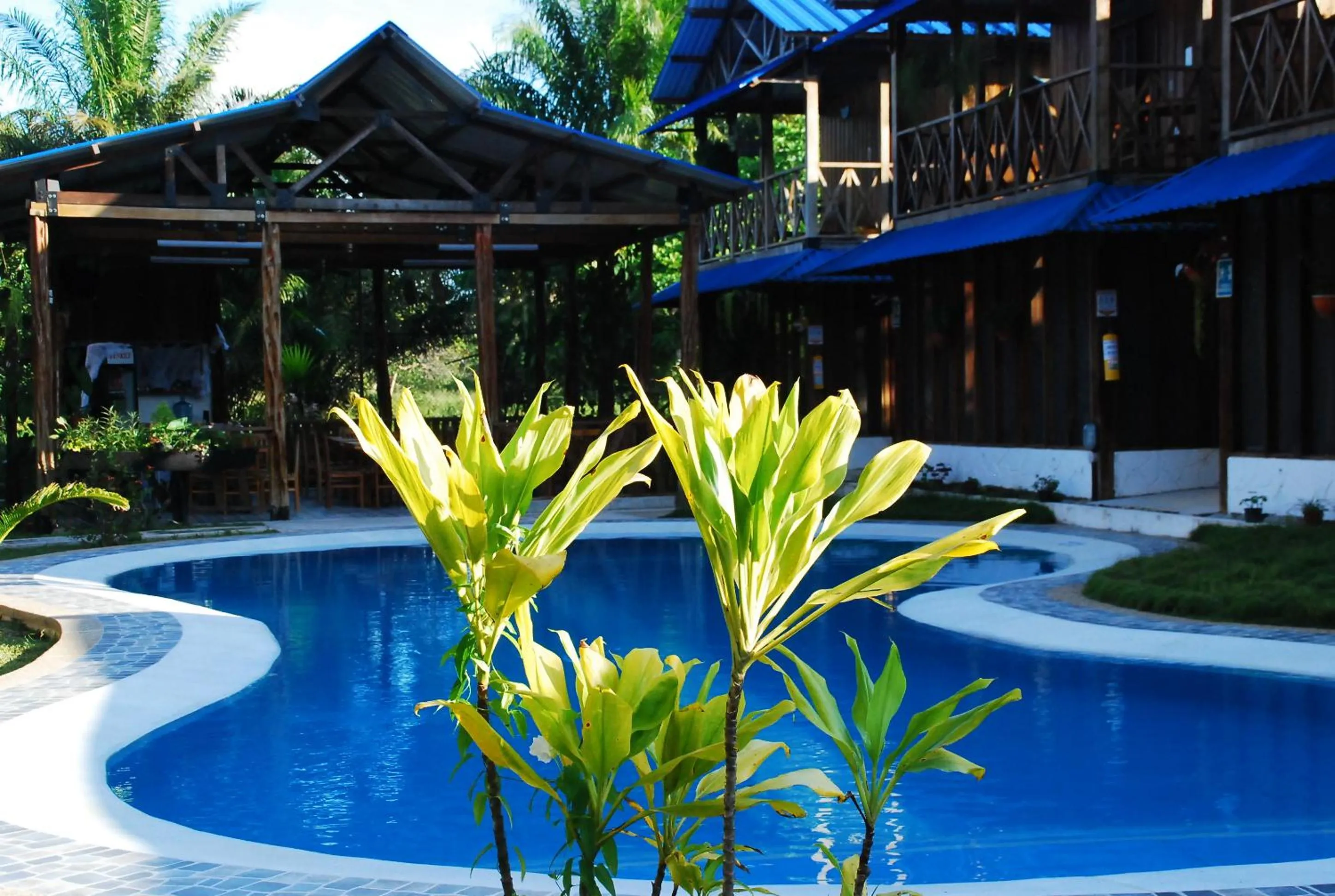 Swimming pool in Hotel Utüane