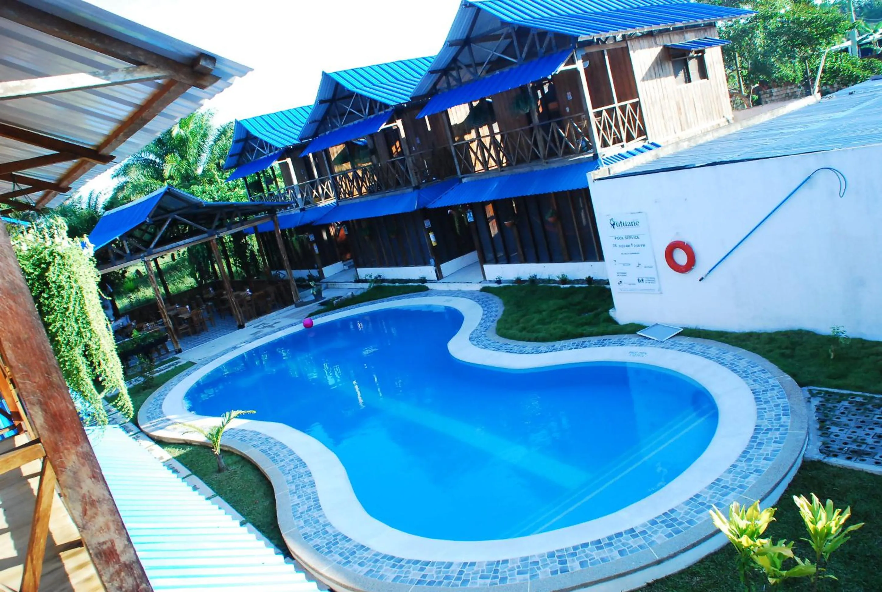 Swimming pool in Hotel Utüane
