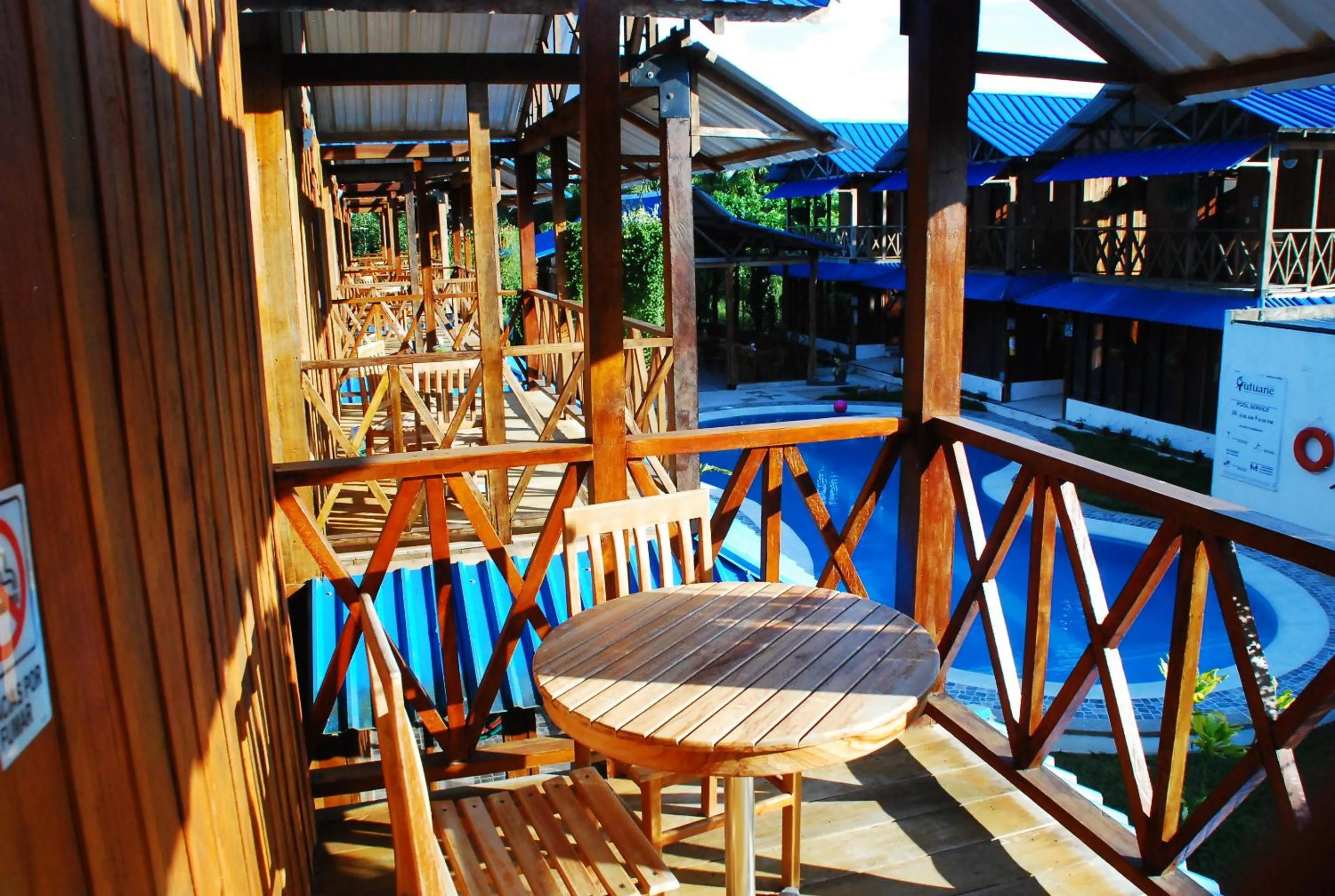 Pool view in Hotel Utüane