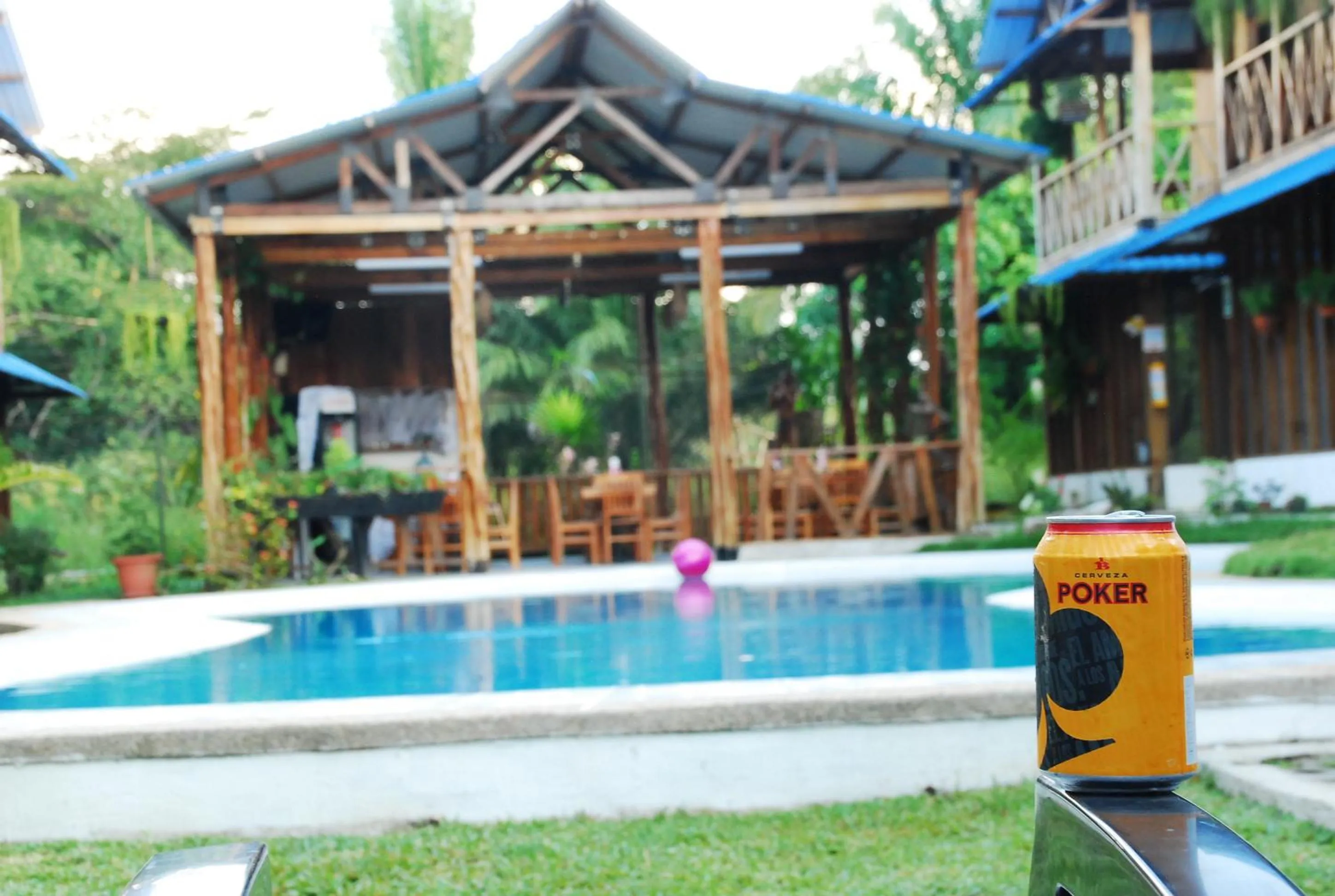 Swimming pool in Hotel Utüane