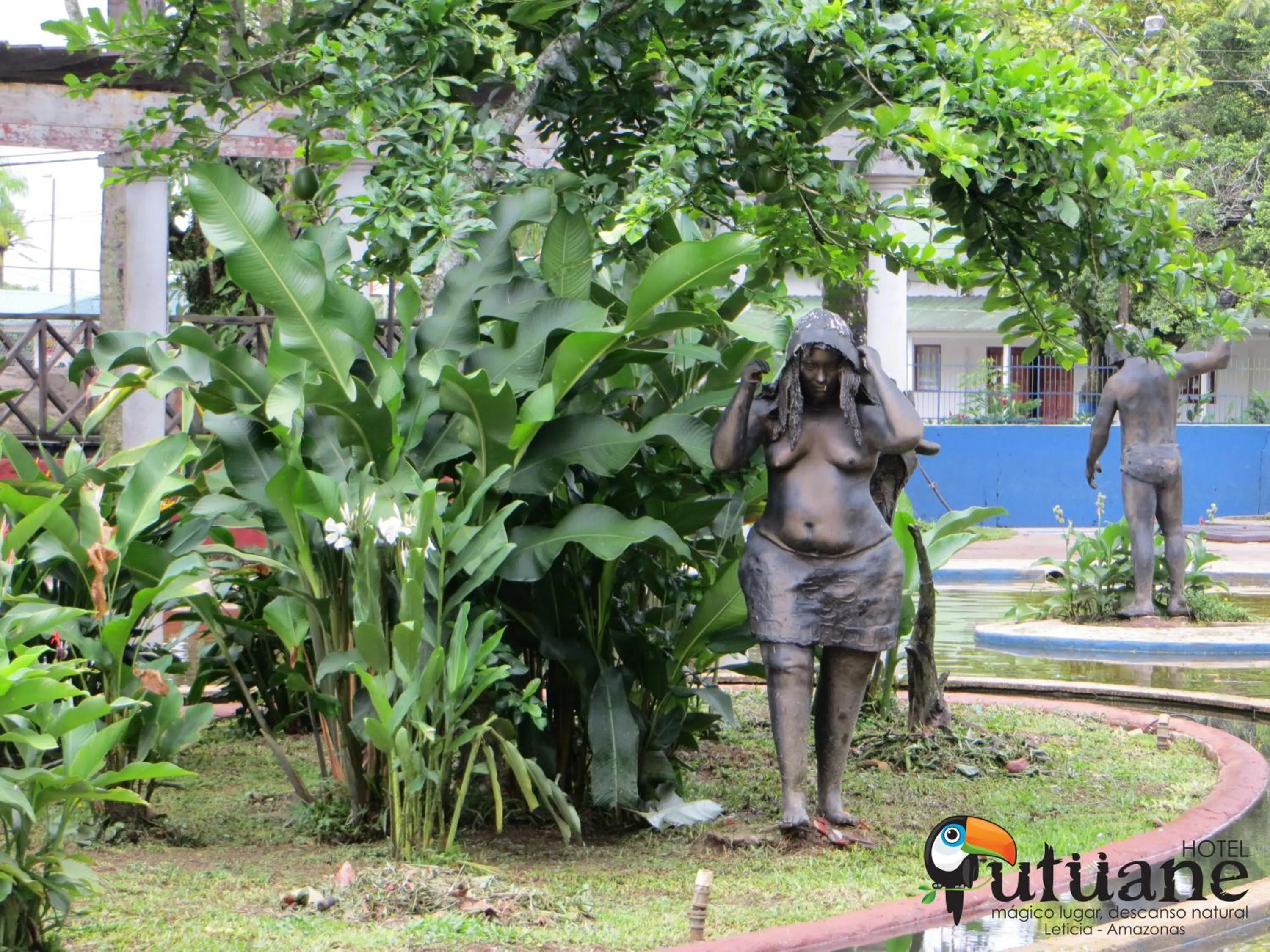 Text overlay in Hotel Utüane