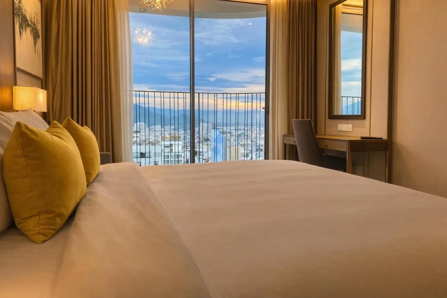 Bed in Holi Panorama Condotel