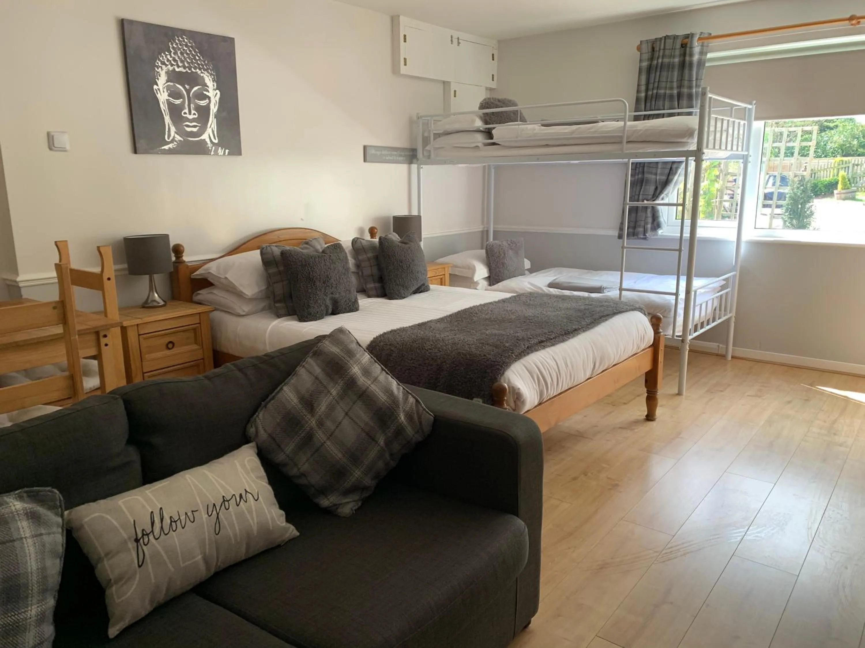 Bed in Meerkat Manor