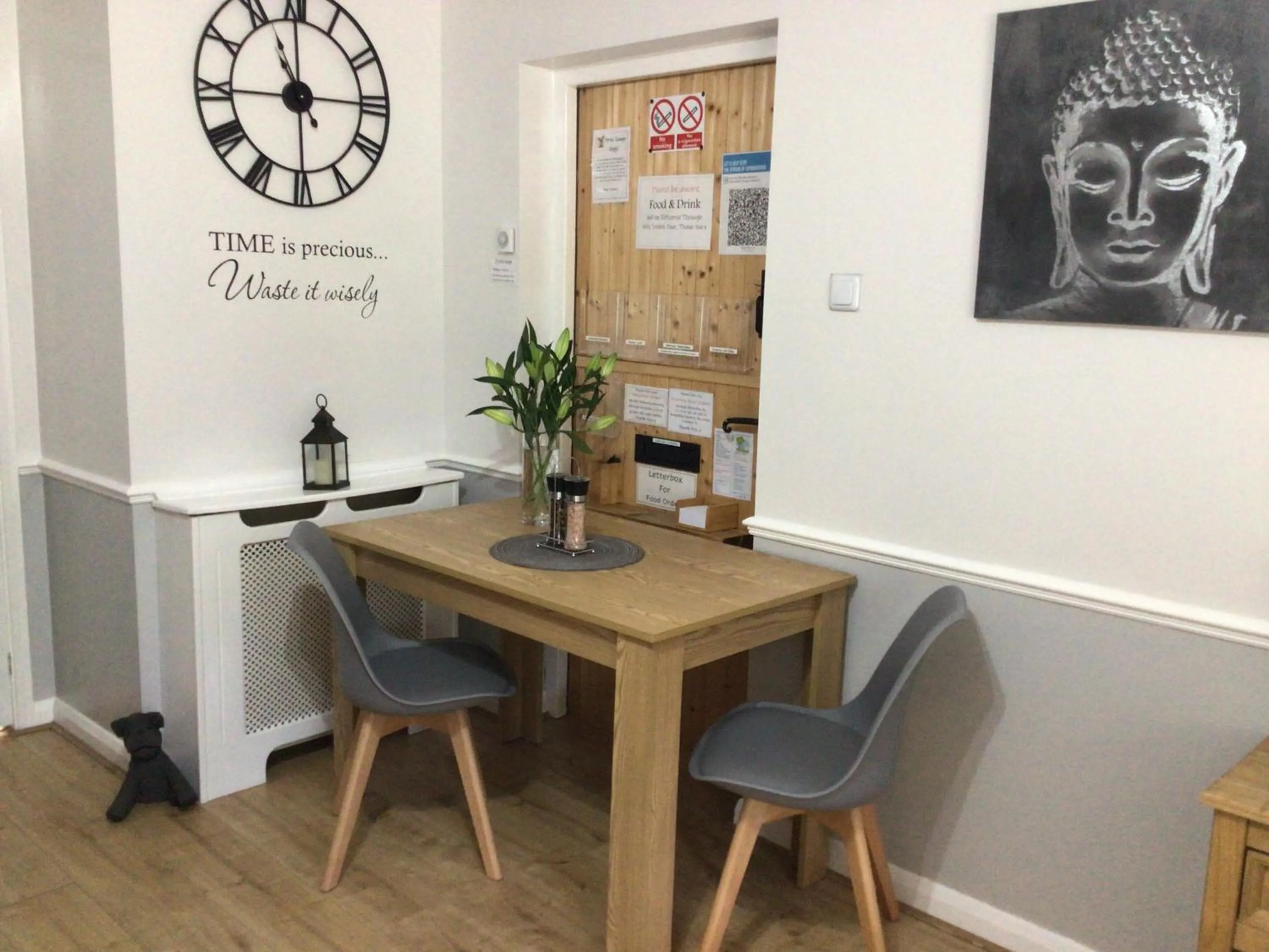 Dining area in Meerkat Manor