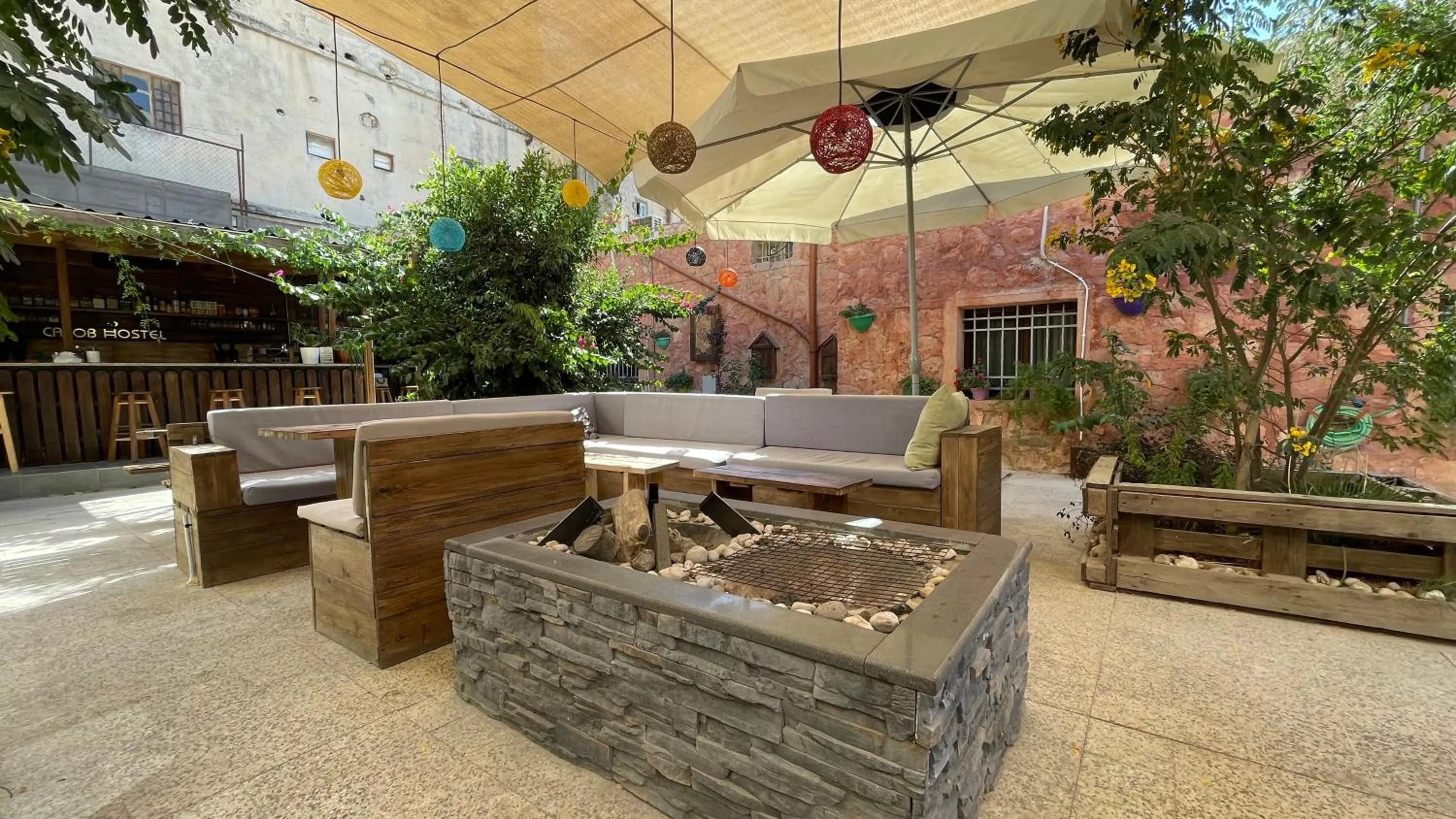 Restaurant/places to eat in Carob Hostel