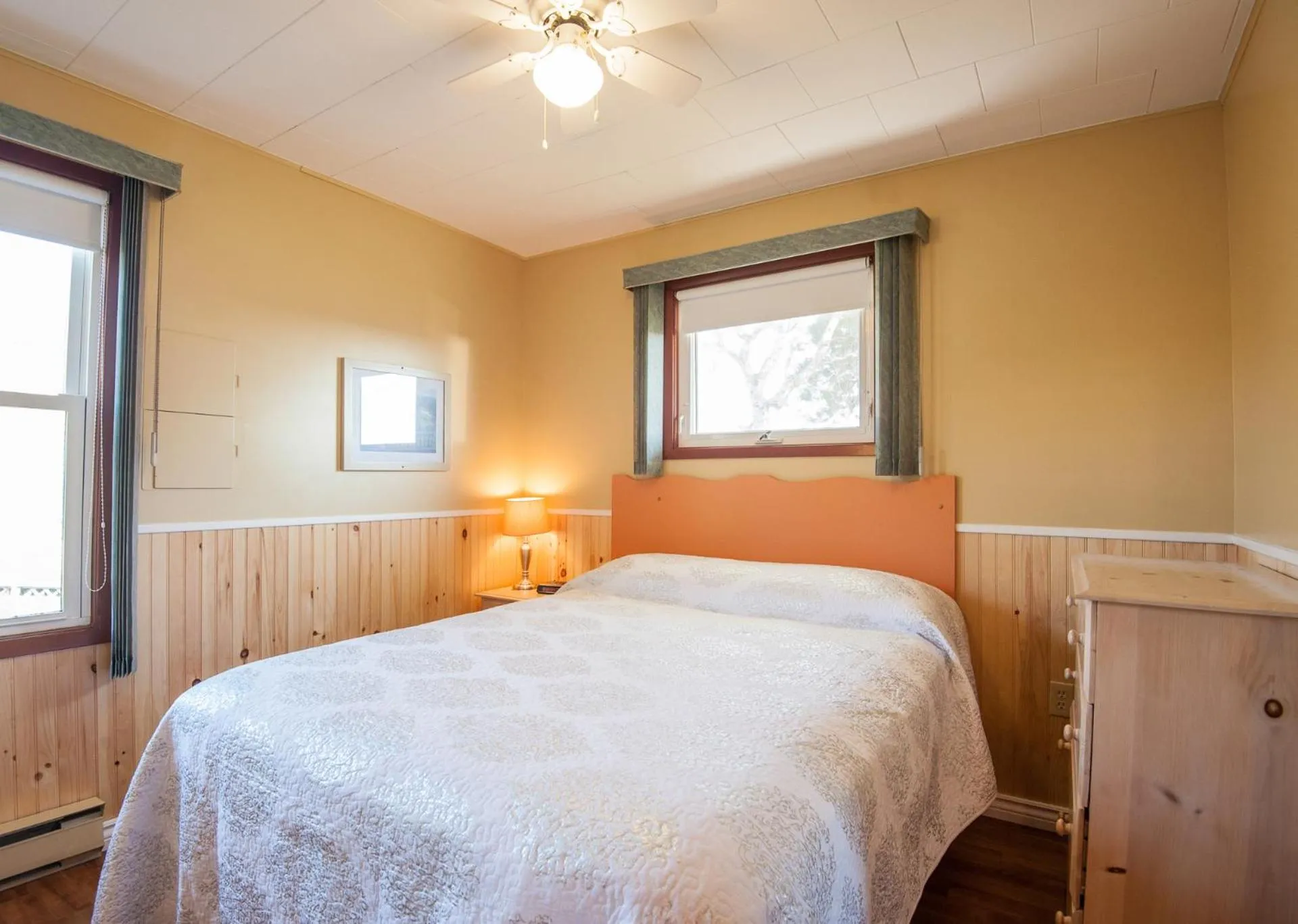 Bedroom, Bed in Cavendish Lodge & Cottages