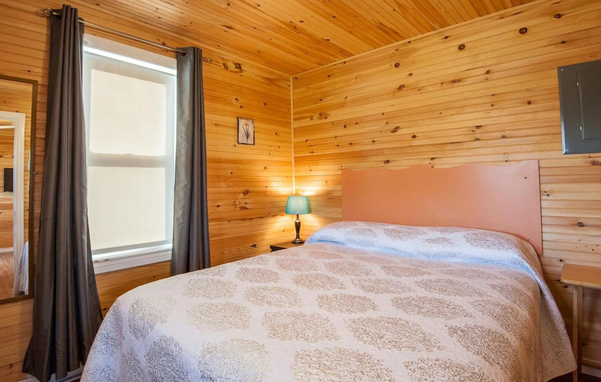 Bedroom, Bed in Cavendish Lodge & Cottages