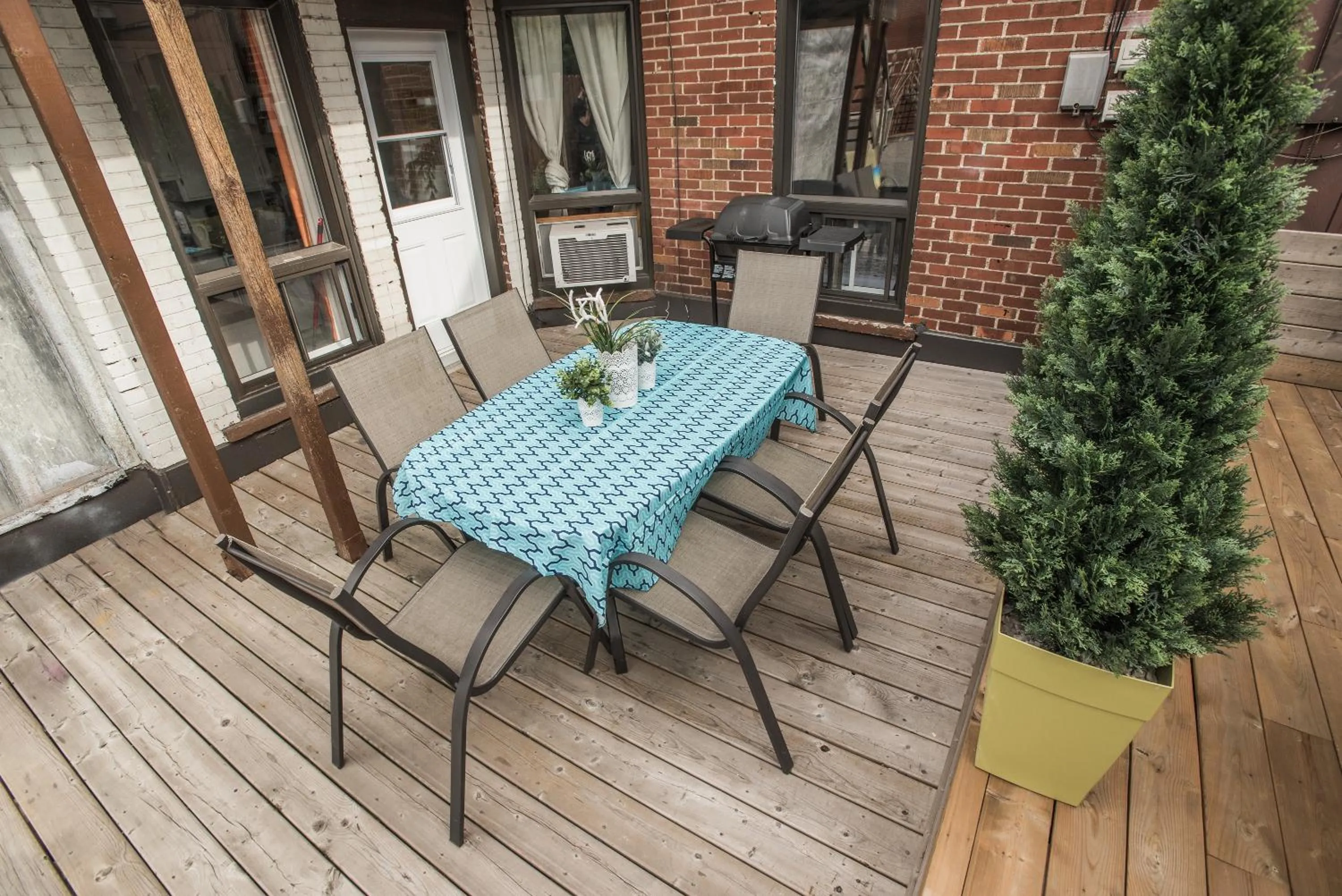 Patio in MtlVacationRentals - Appartements Plateau-Mont-Royal