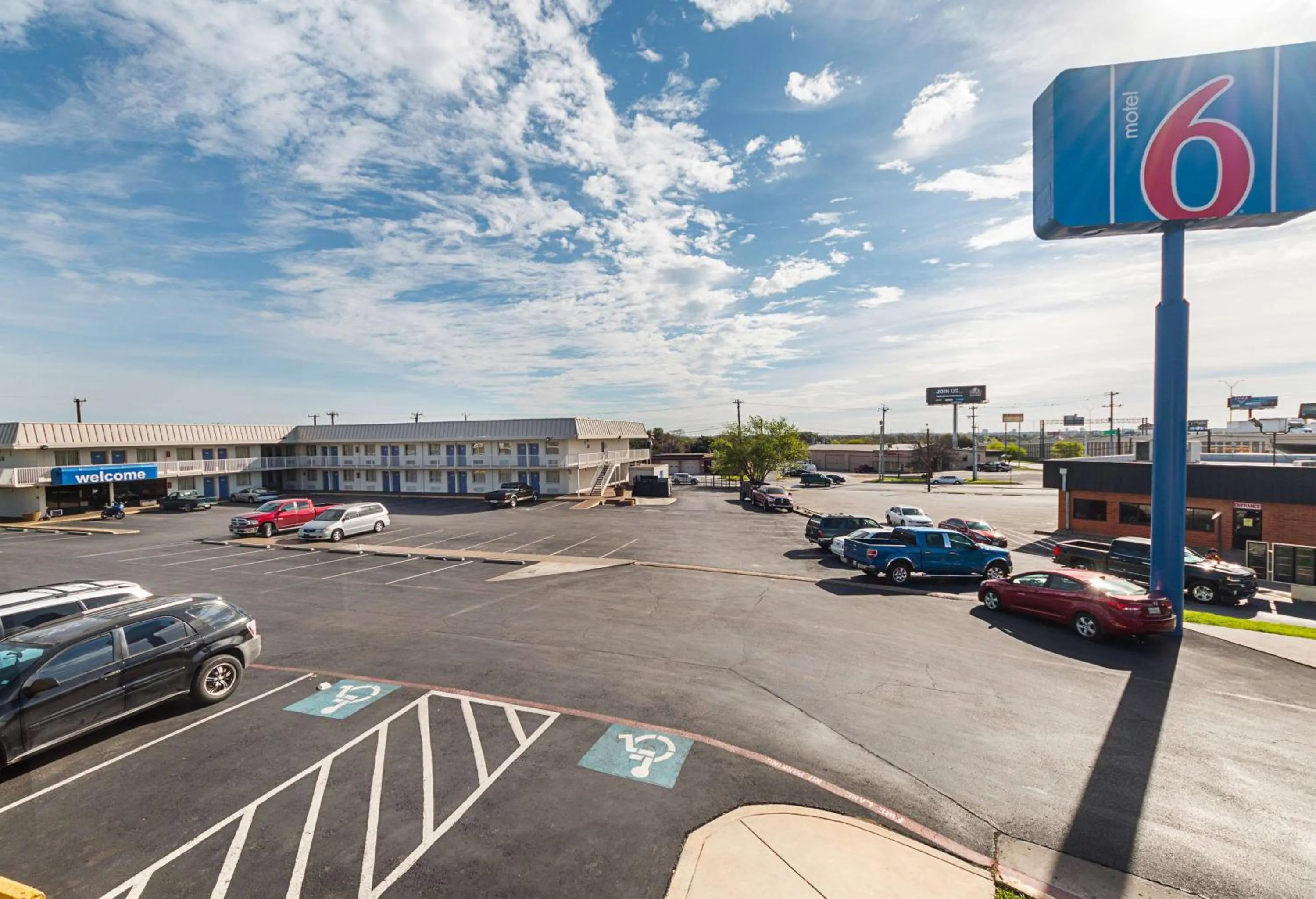 Property building in Motel 6 San Antonio TX I10 West