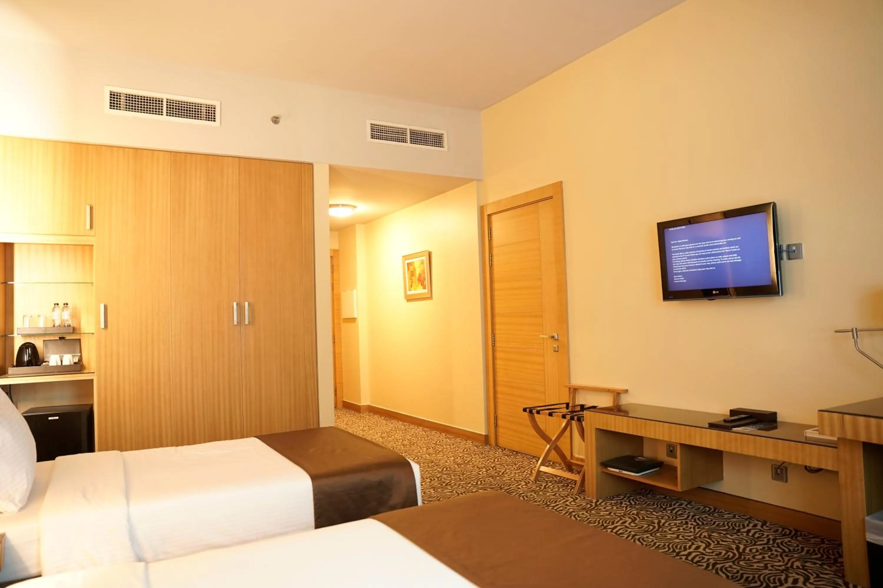 Bedroom, Bed in Copthorne Hotel Sharjah