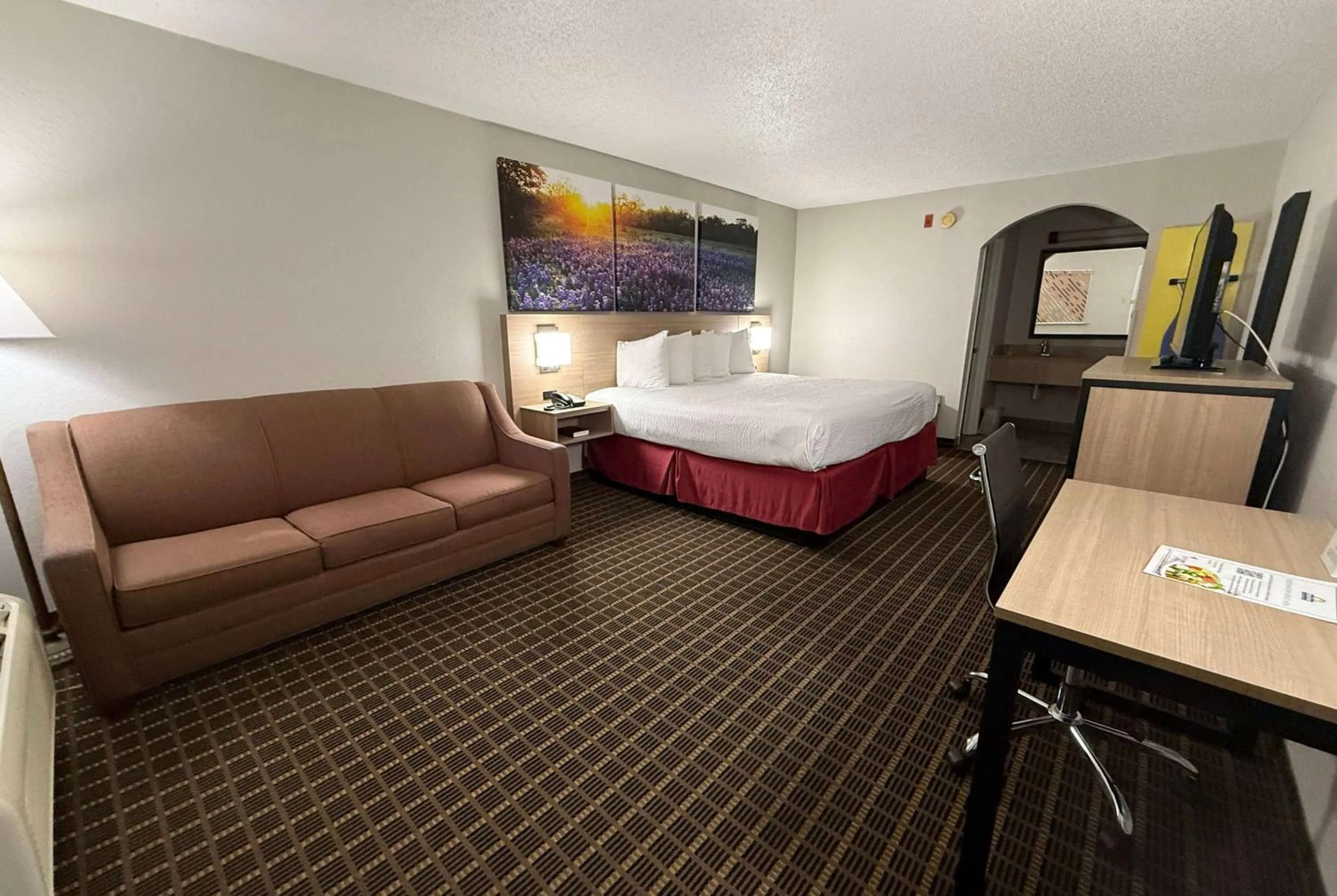 Photo of the whole room, Bed in Days Inn by Wyndham San Antonio Interstate Hwy 35 North