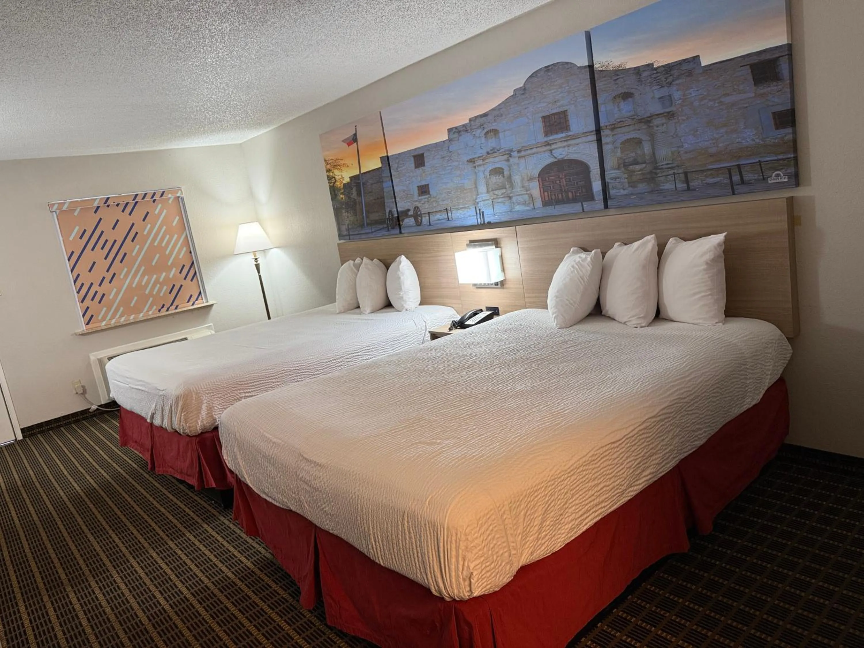 Bed in Days Inn by Wyndham San Antonio Interstate Hwy 35 North