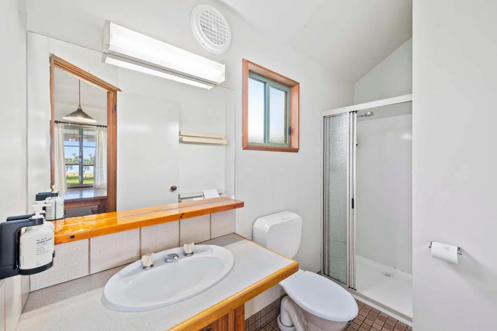 Shower in Lake Hume Holiday Park