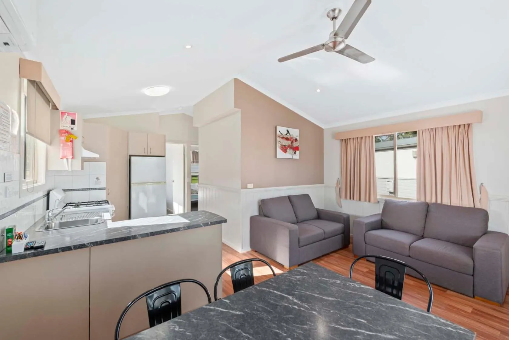Kitchen or kitchenette in Lake Hume Holiday Park