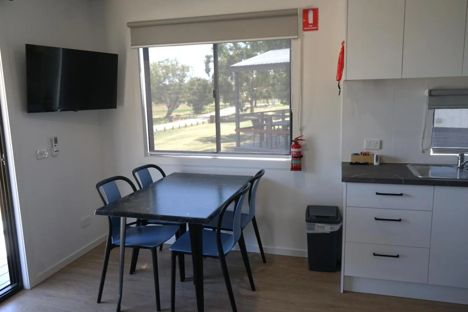 Dining area in Lake Hume Holiday Park
