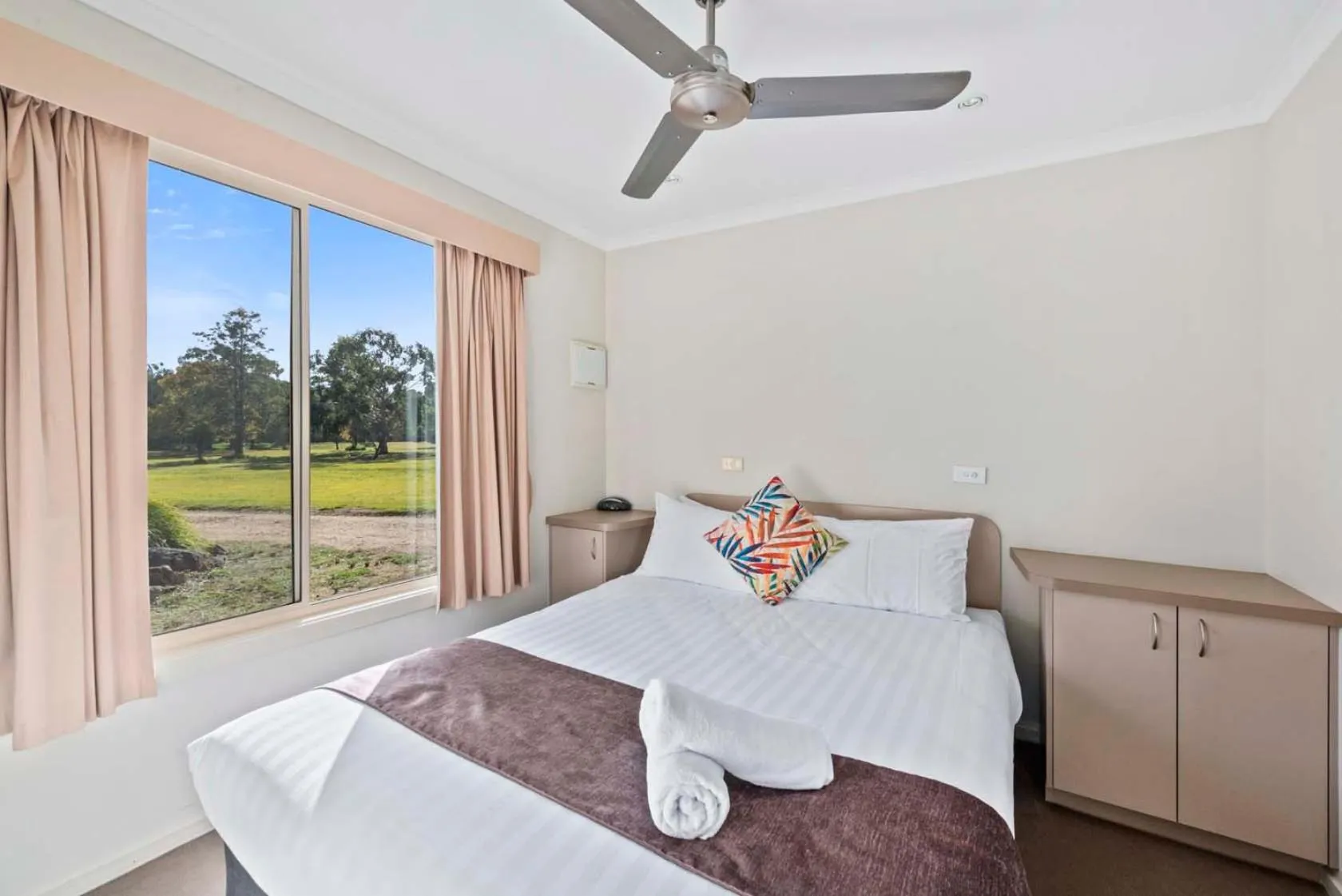 Bed in Lake Hume Holiday Park