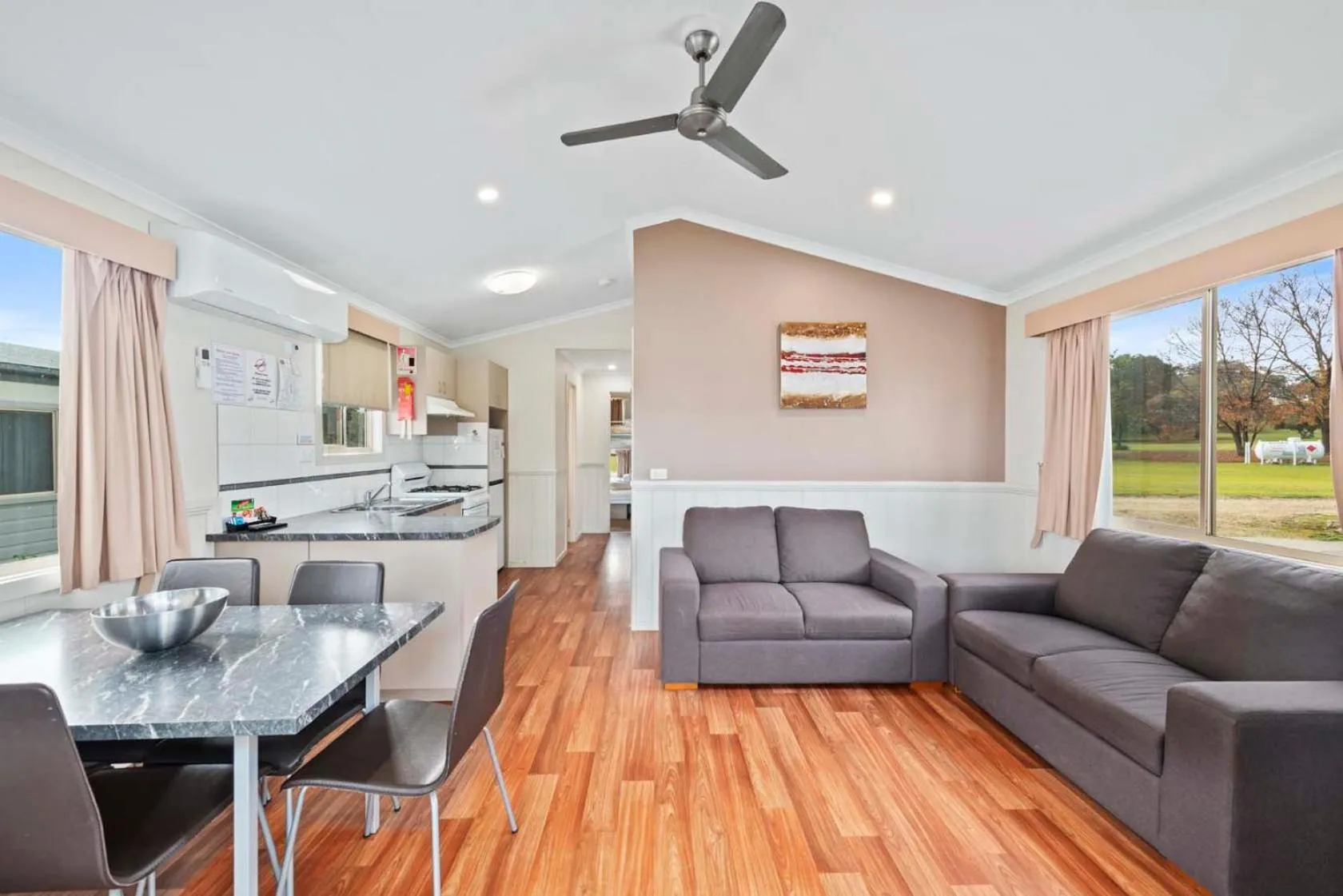 Kitchen or kitchenette in Lake Hume Holiday Park