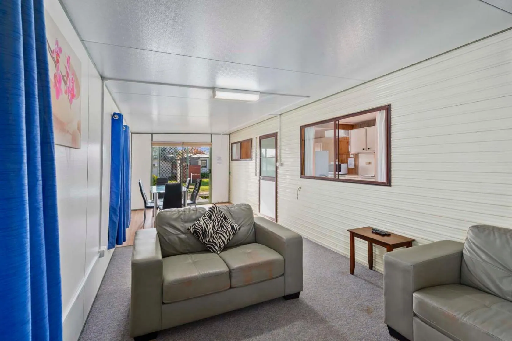 Living room in Lake Hume Holiday Park