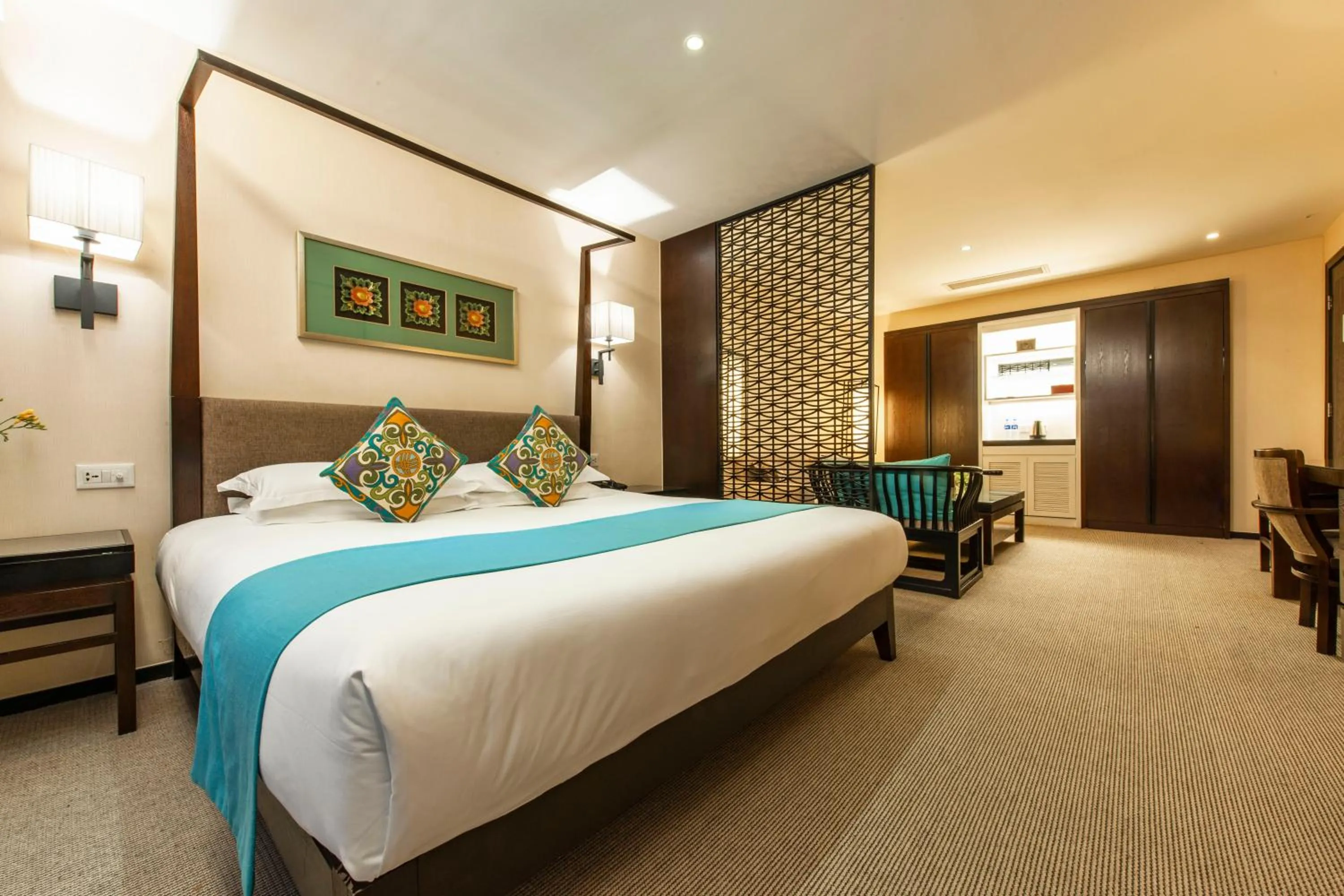 Photo of the whole room, Bed in SSAW Boutique Hotel Hefei Intime Centre